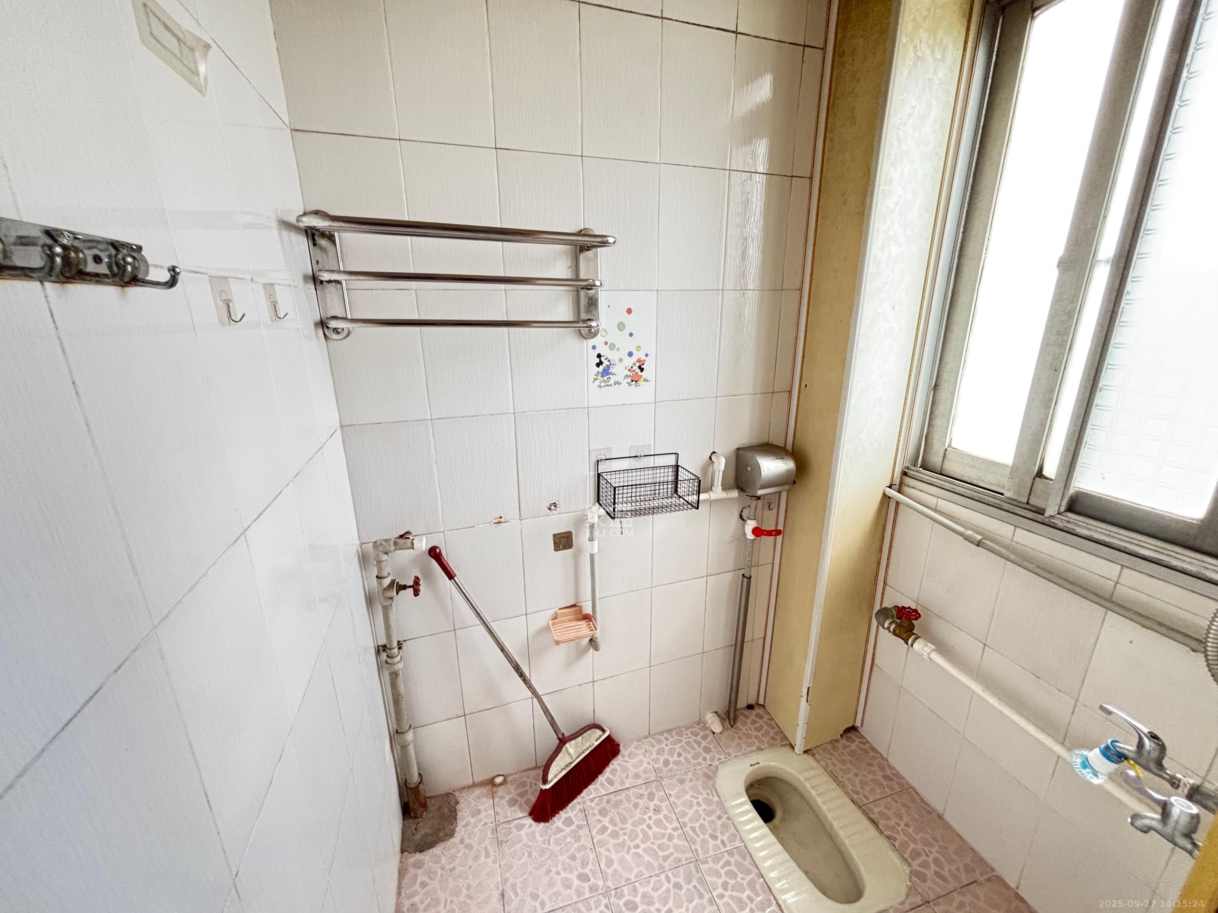 路桥宿舍 2室1厅1卫 1100.0元/月 路桥宿舍 2室1厅1卫 1100.0元/月室内图