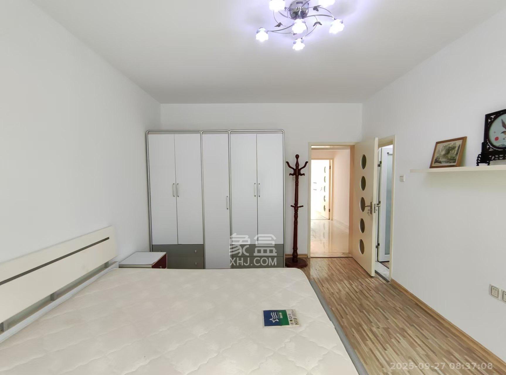 鸿铭中心 3室2厅2卫 3800.0元/月 鸿铭中心 3室2厅2卫 3800.0元/月室内图