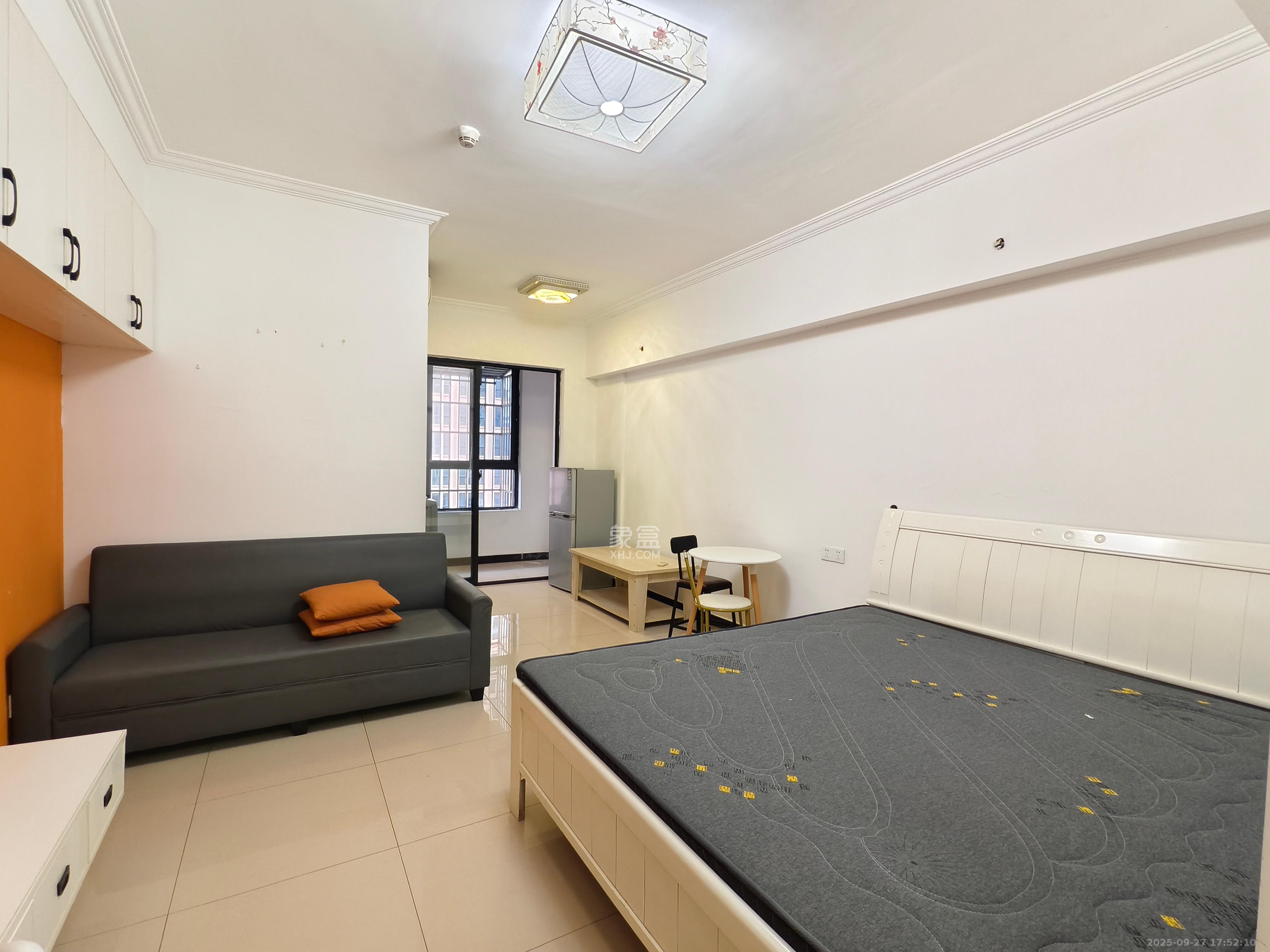 圭塘三小区 1室1厅1卫 1600.0元/月 圭塘三小区 1室1厅1卫 1600.0元/月室内图