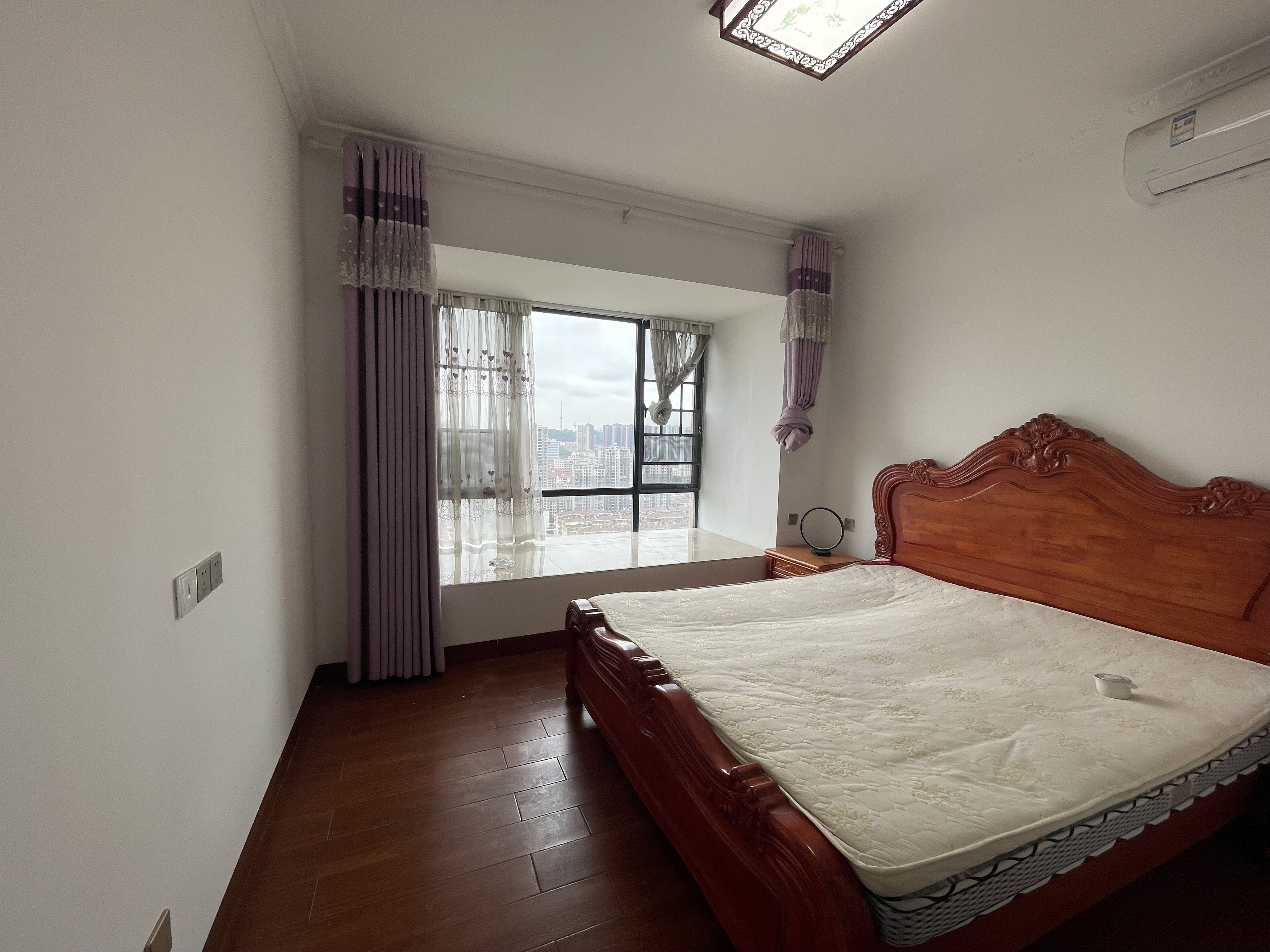 檀香山 3室2厅1卫 1800.0元/月 檀香山 3室2厅1卫 1800.0元/月室内图