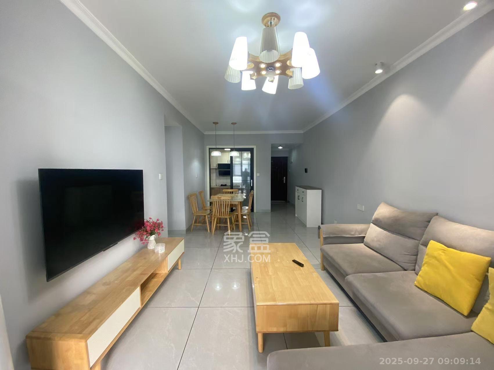 山语城三期 3室2厅2卫 2000.0元/月 山语城三期 3室2厅2卫 2000.0元/月室内图