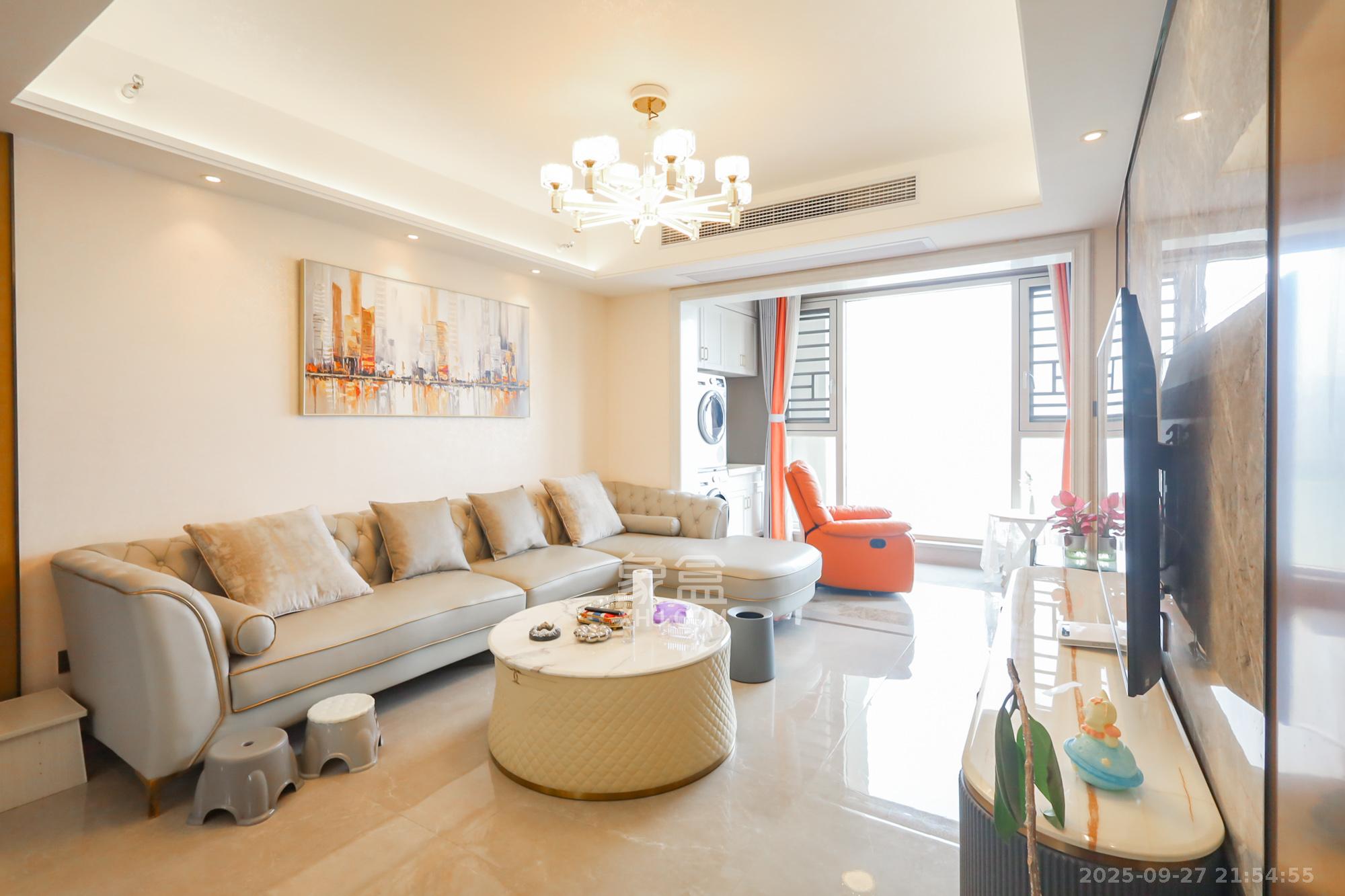 万科里金域国际  4室2厅2卫    332.0万 万科里金域国际  4室2厅2卫    332.0万客厅