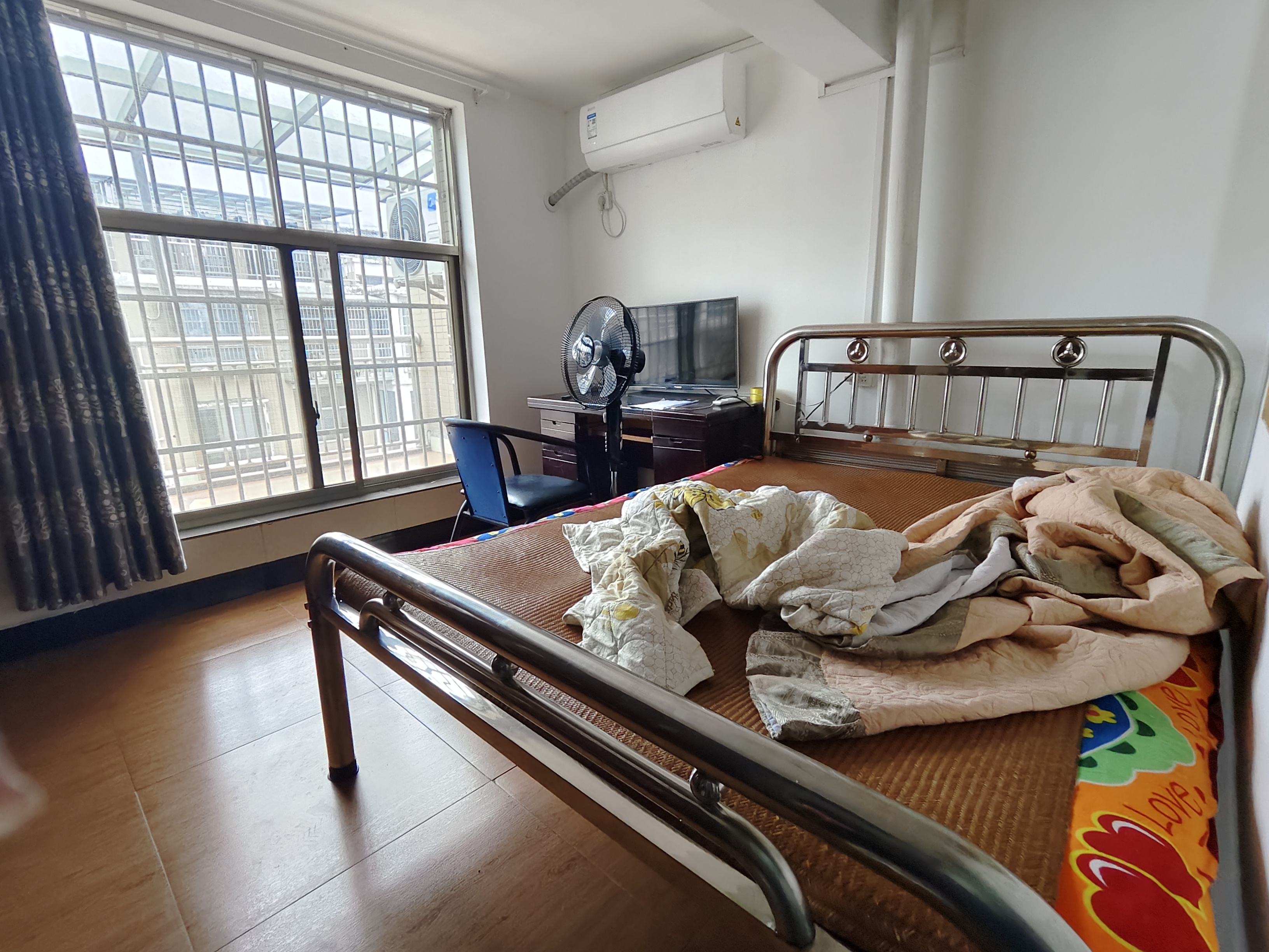 幸福里 3室1厅1卫 400.0元/月 幸福里 3室1厅1卫 400.0元/月室内图