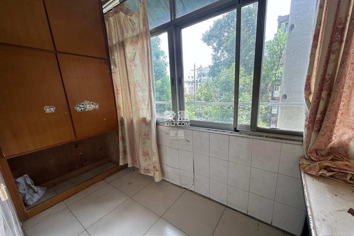 长监宿舍 2室1厅1卫 1300.0元/月 长监宿舍 2室1厅1卫 1300.0元/月室内图