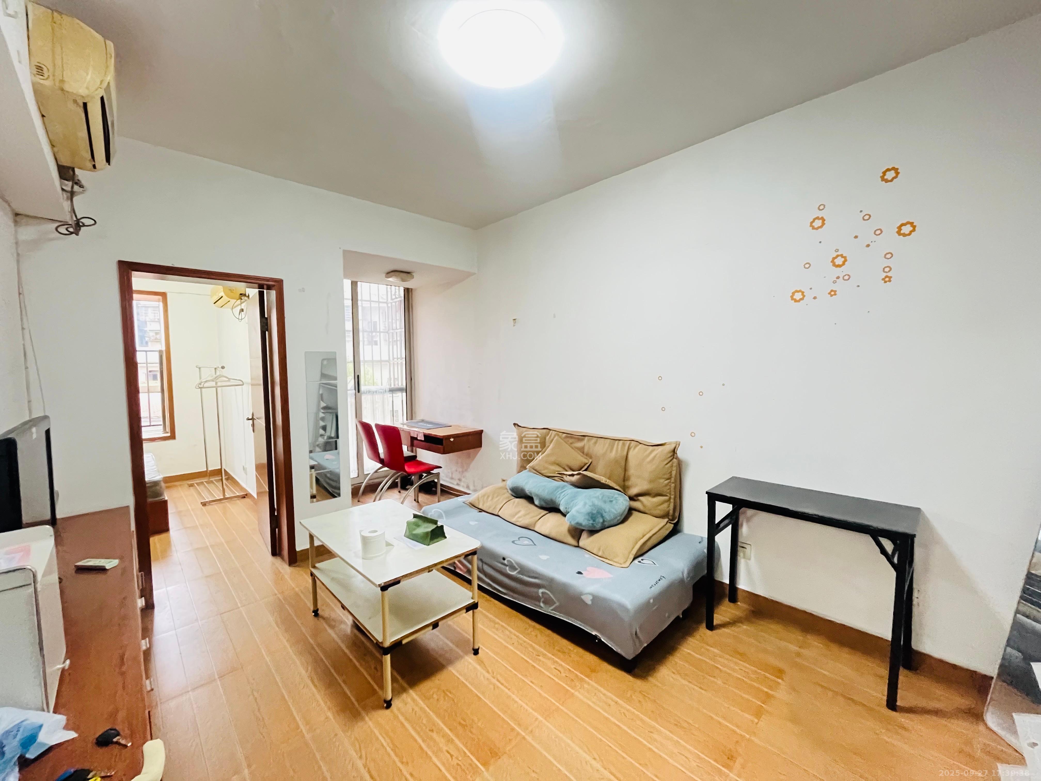 白沙晶城  1室1厅1卫    2000.0元/月