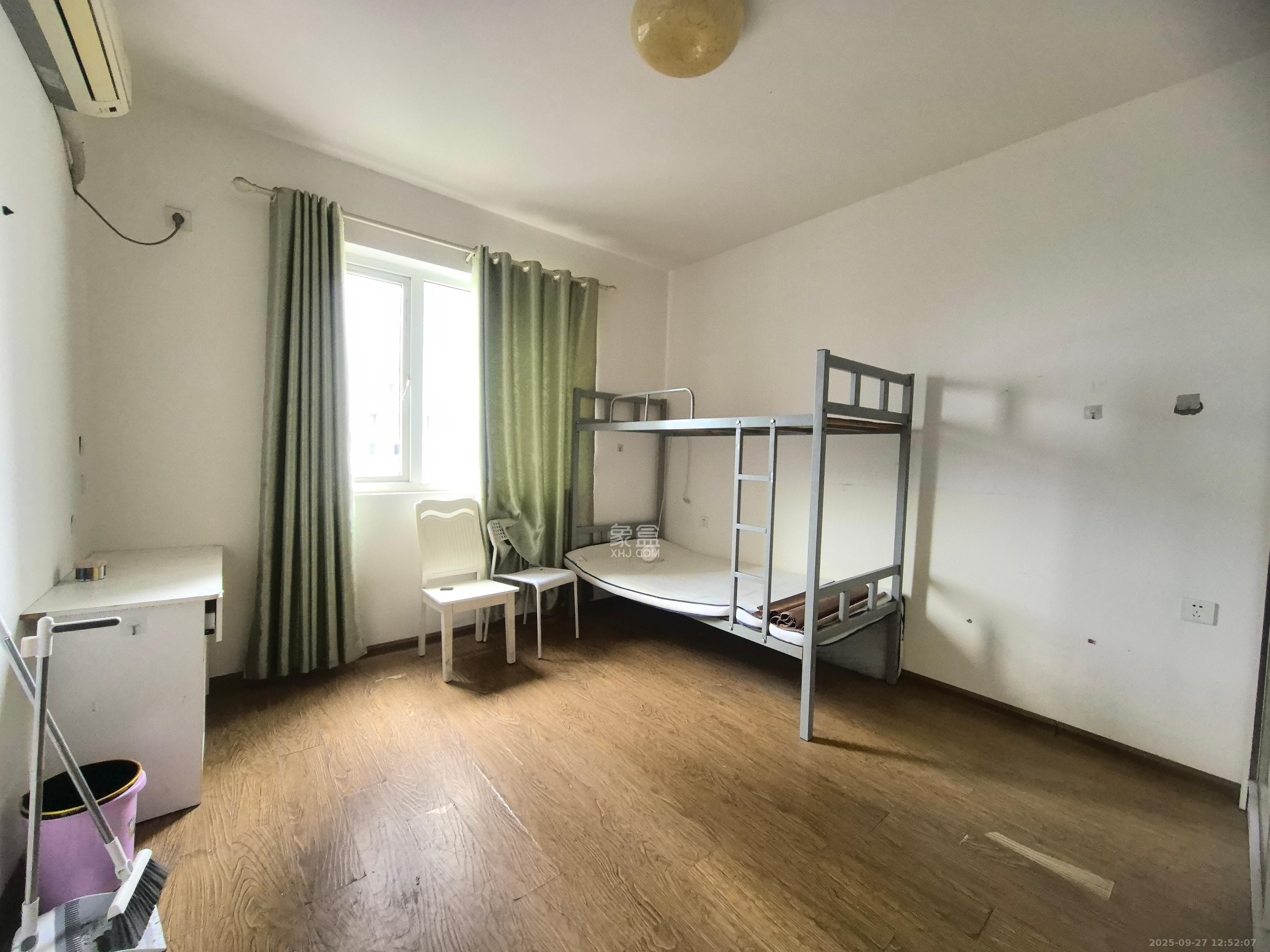 当代滨江MOMA  3室2厅1卫    2800.0元/月室内图