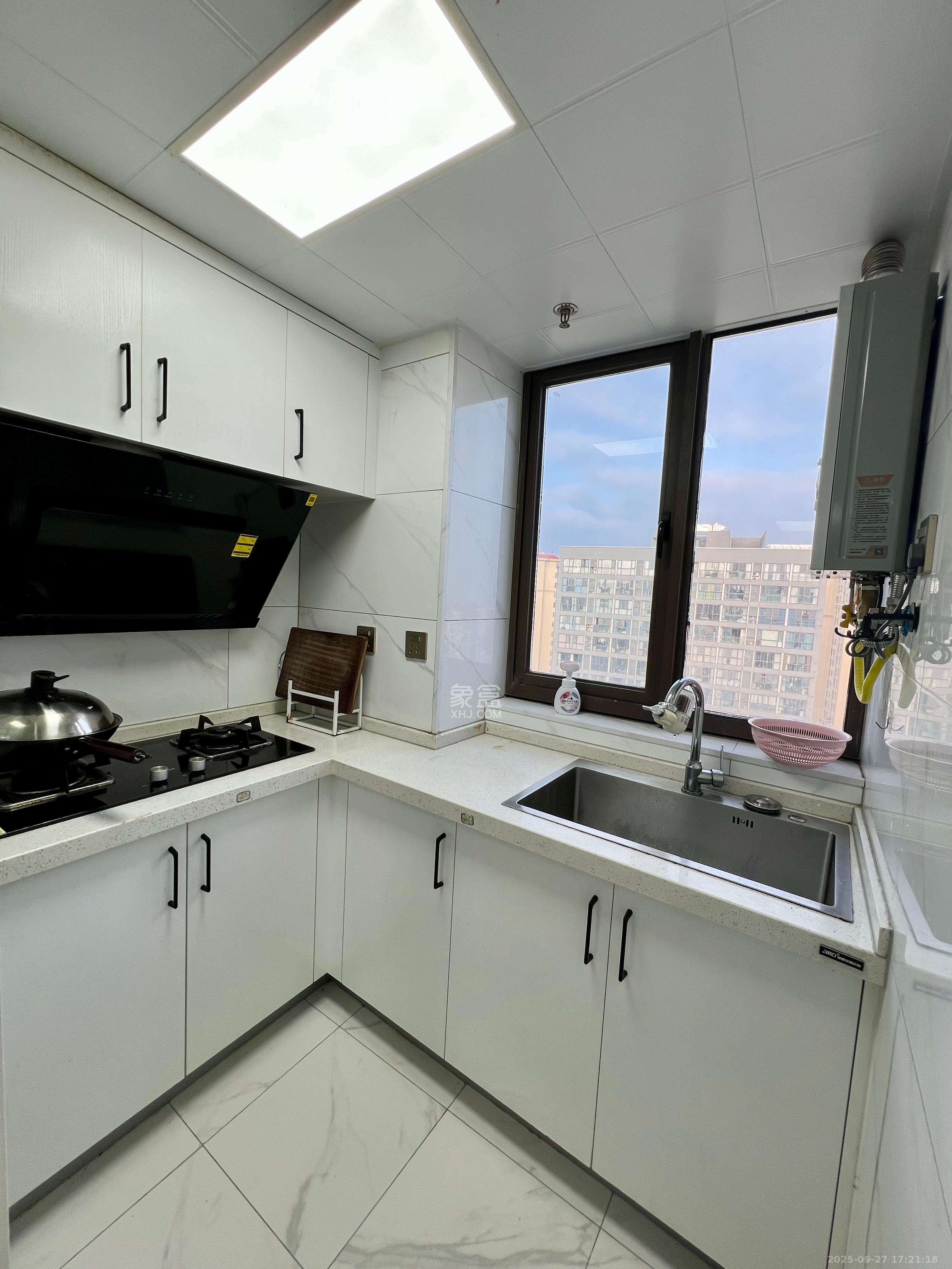 福晟钱隆国际(晟冉景苑) 2室0厅0卫 2000.0元/月 福晟钱隆国际(晟冉景苑) 2室0厅0卫 2000.0元/月室内图