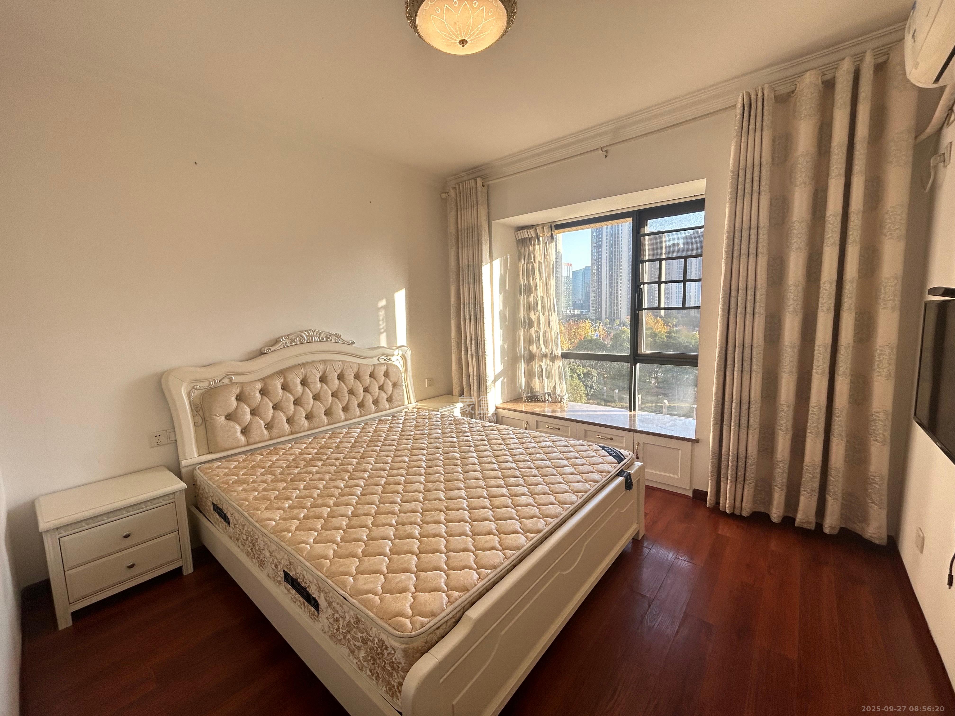 兰亭湾畔 4室2厅2卫 3200.0元/月 兰亭湾畔 4室2厅2卫 3200.0元/月室内图