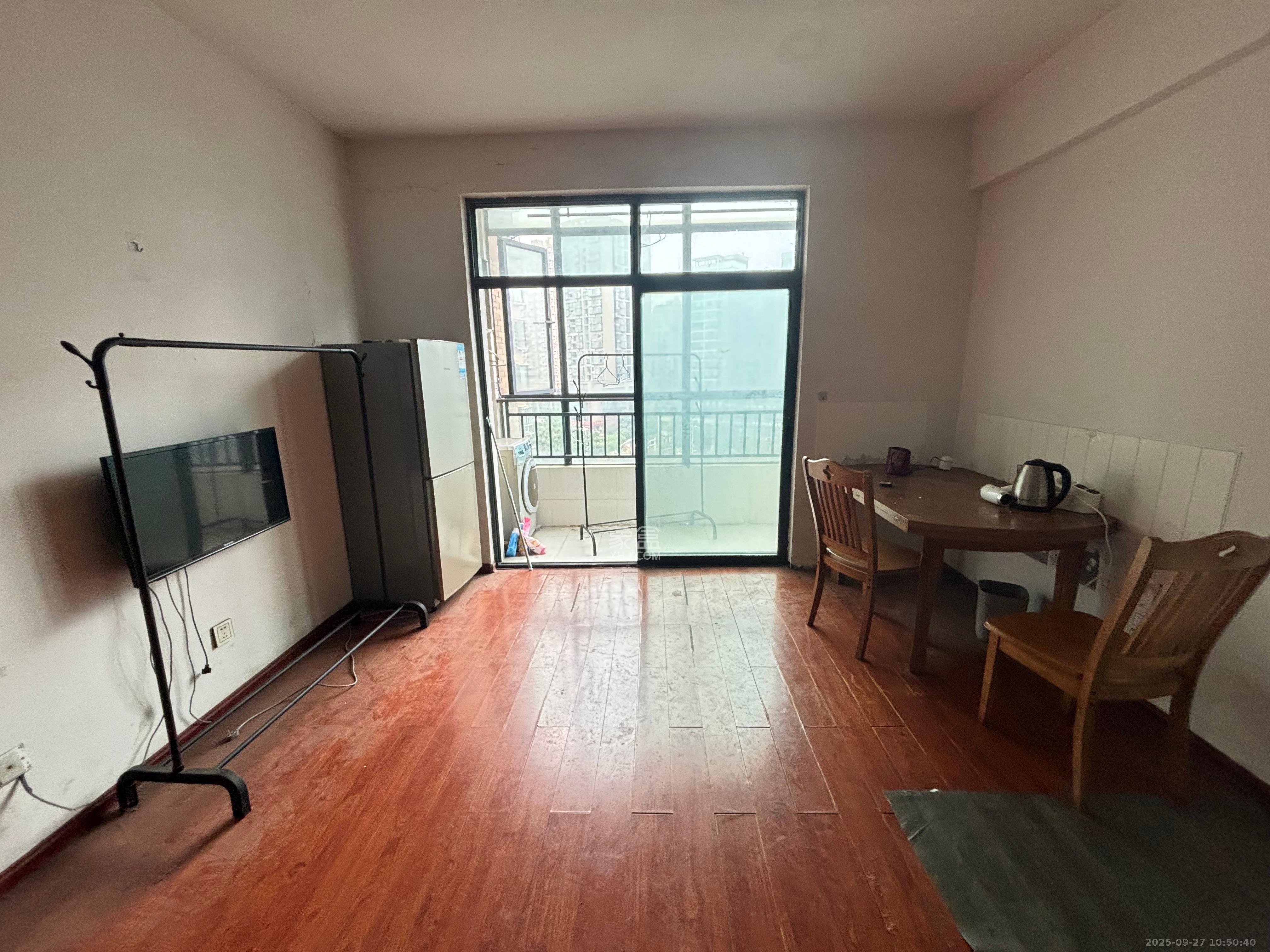 湘府9号  2室2厅1卫    1600.0元/月室内图