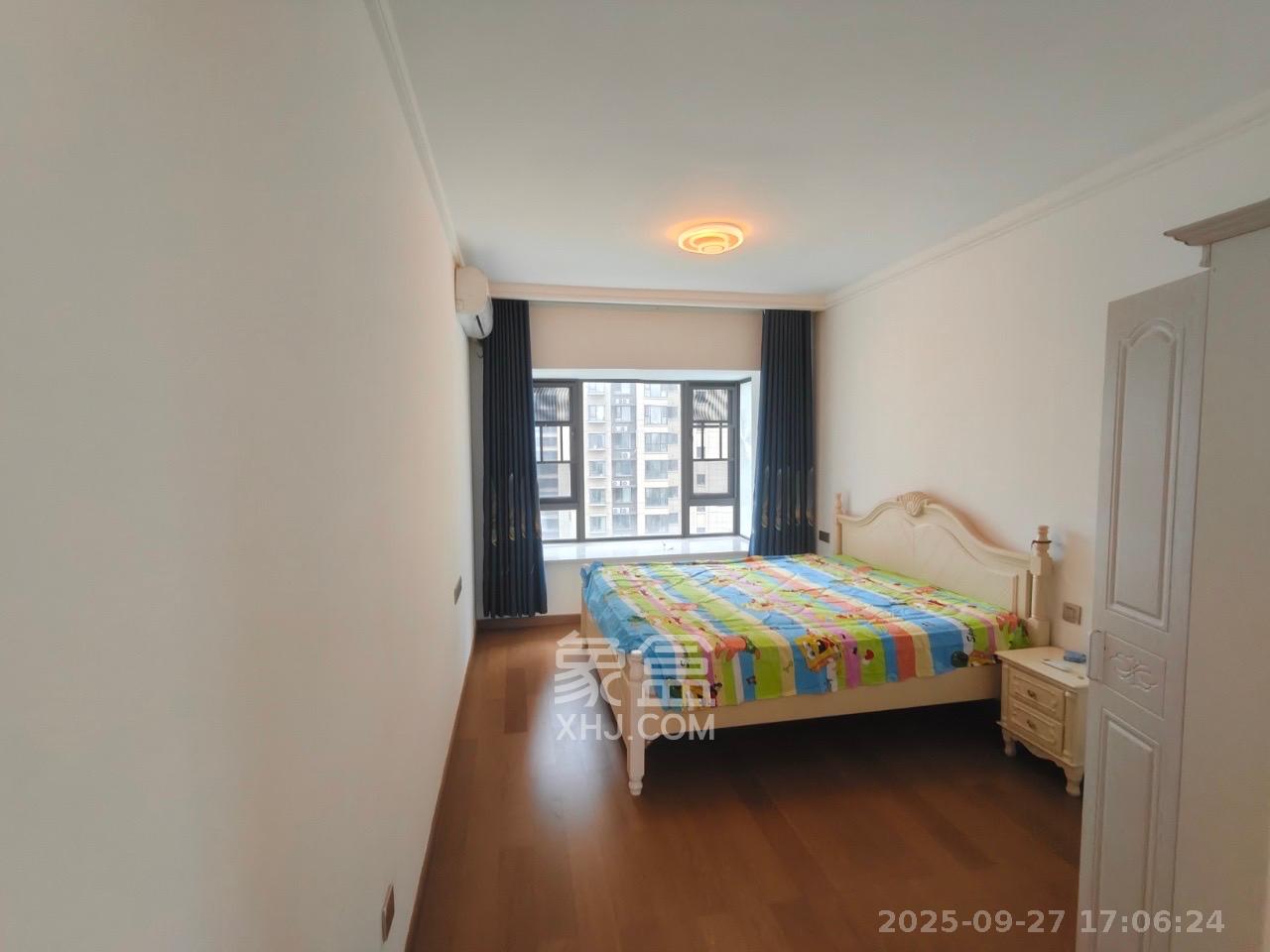 阳光城尚东湾青柠园  4室2厅2卫    2900.0元/月室内图