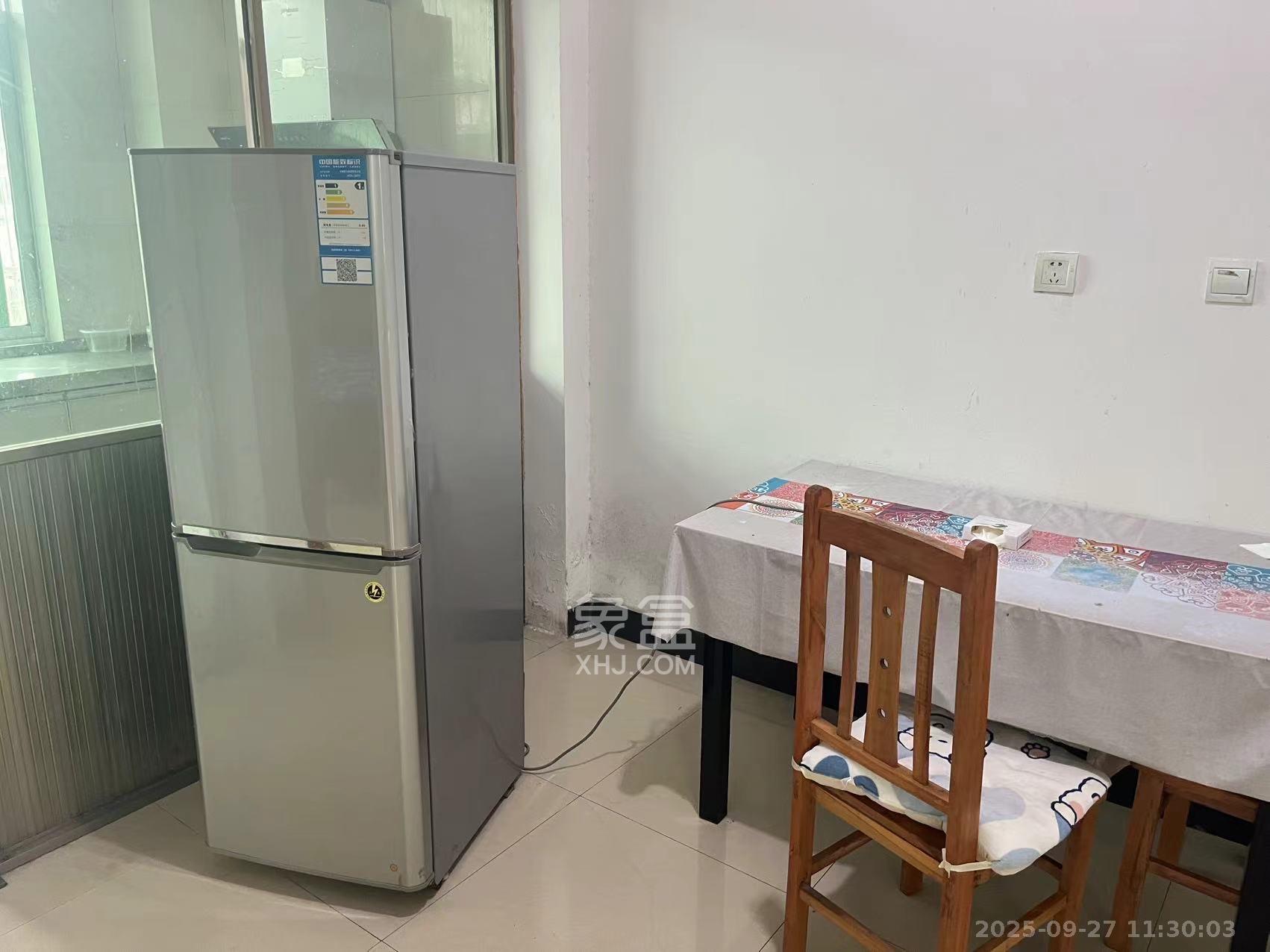 兴联母山小区 3室1厅1卫 1200.0元/月 兴联母山小区 3室1厅1卫 1200.0元/月室内图