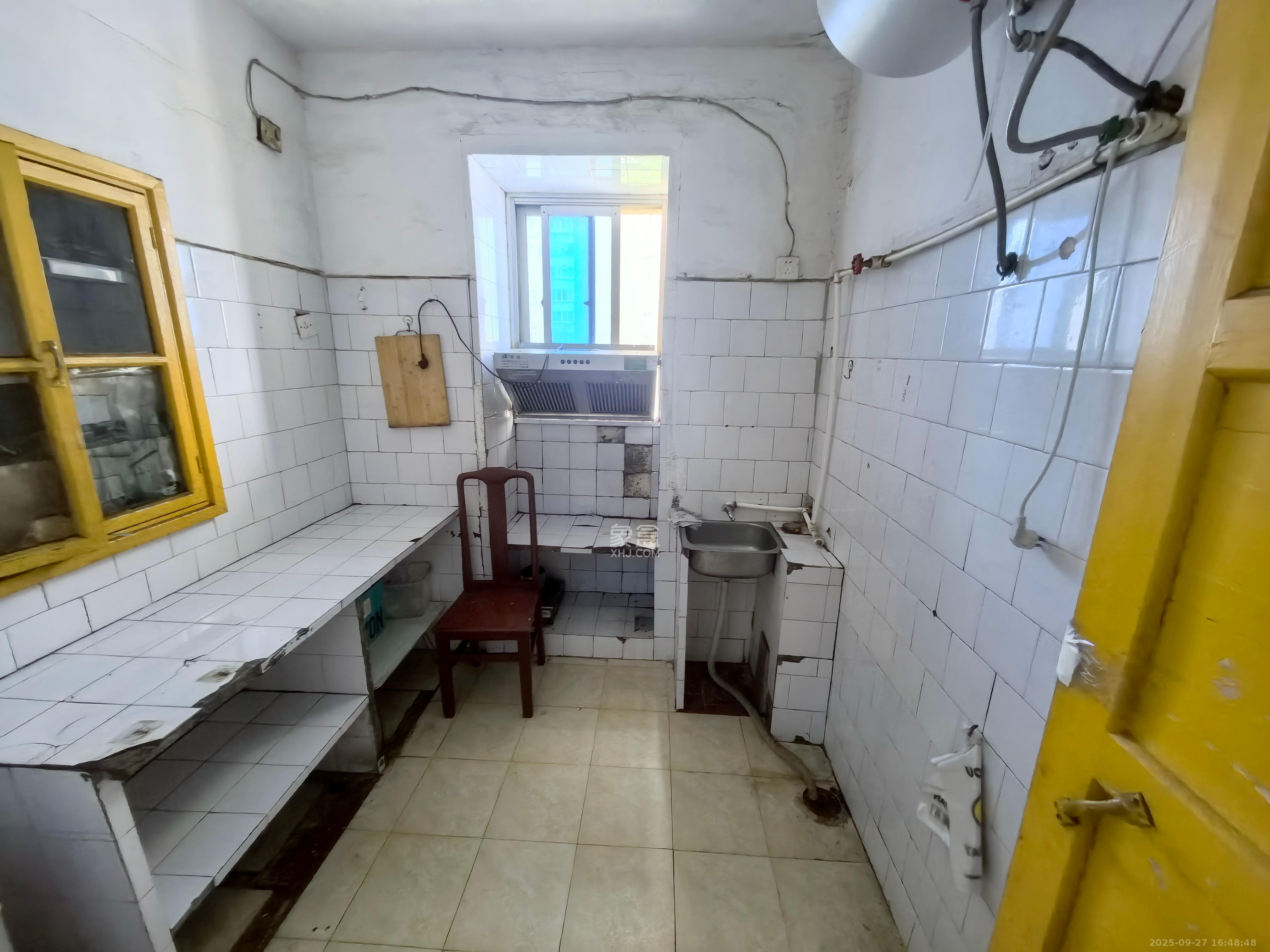 岳麓区教师村  3室2厅1卫    2200.0元/月室内图