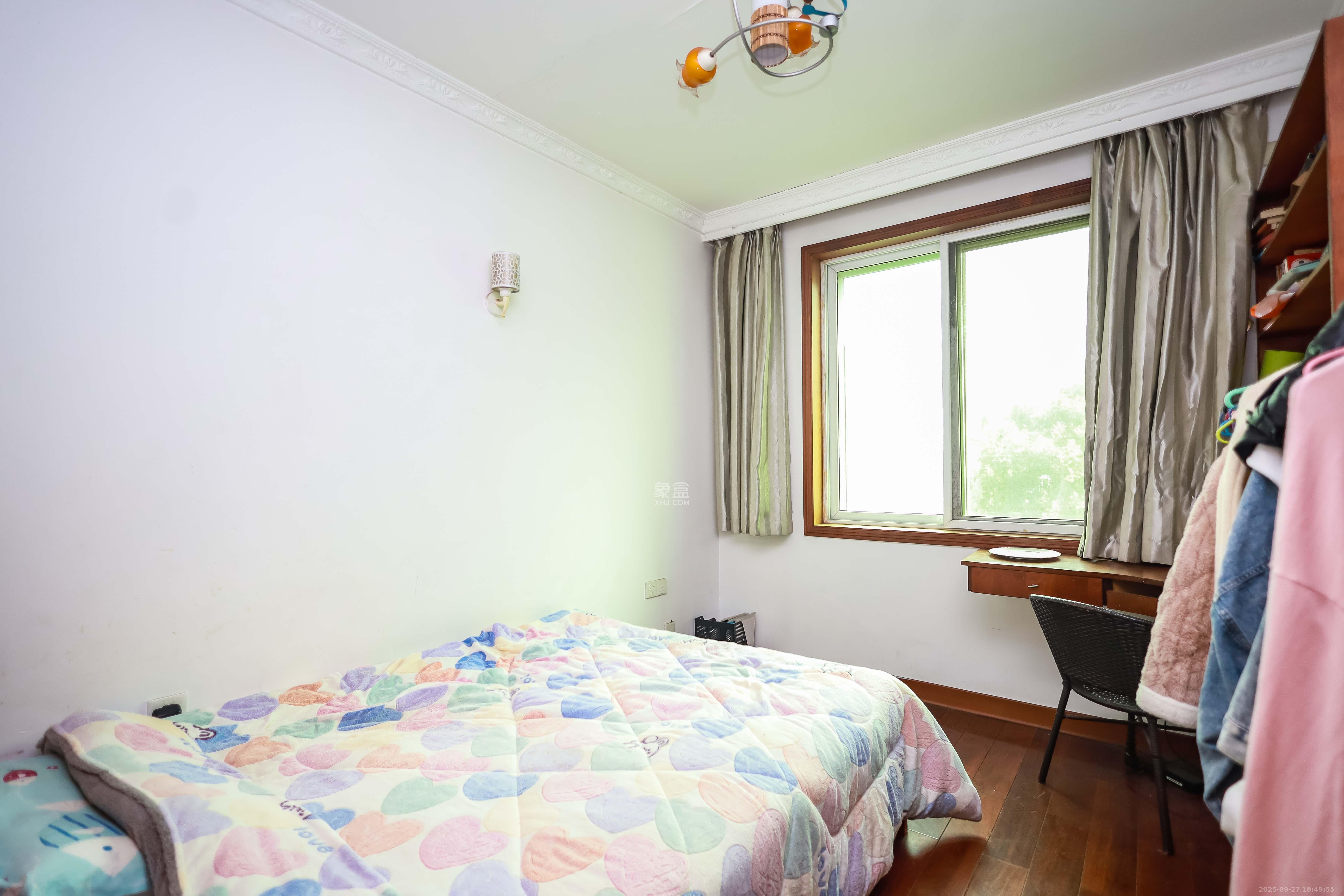 咸嘉新村嘉旺苑 5室3厅3卫 98.0万 咸嘉新村嘉旺苑 5室3厅3卫 98.0万卧室