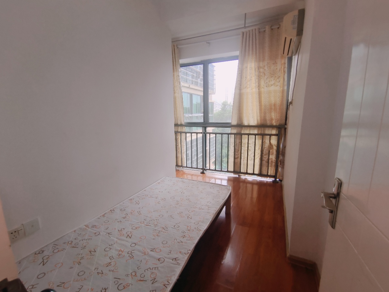 鹏利广场 3室2厅2卫 1700.0元/月 鹏利广场 3室2厅2卫 1700.0元/月室内图