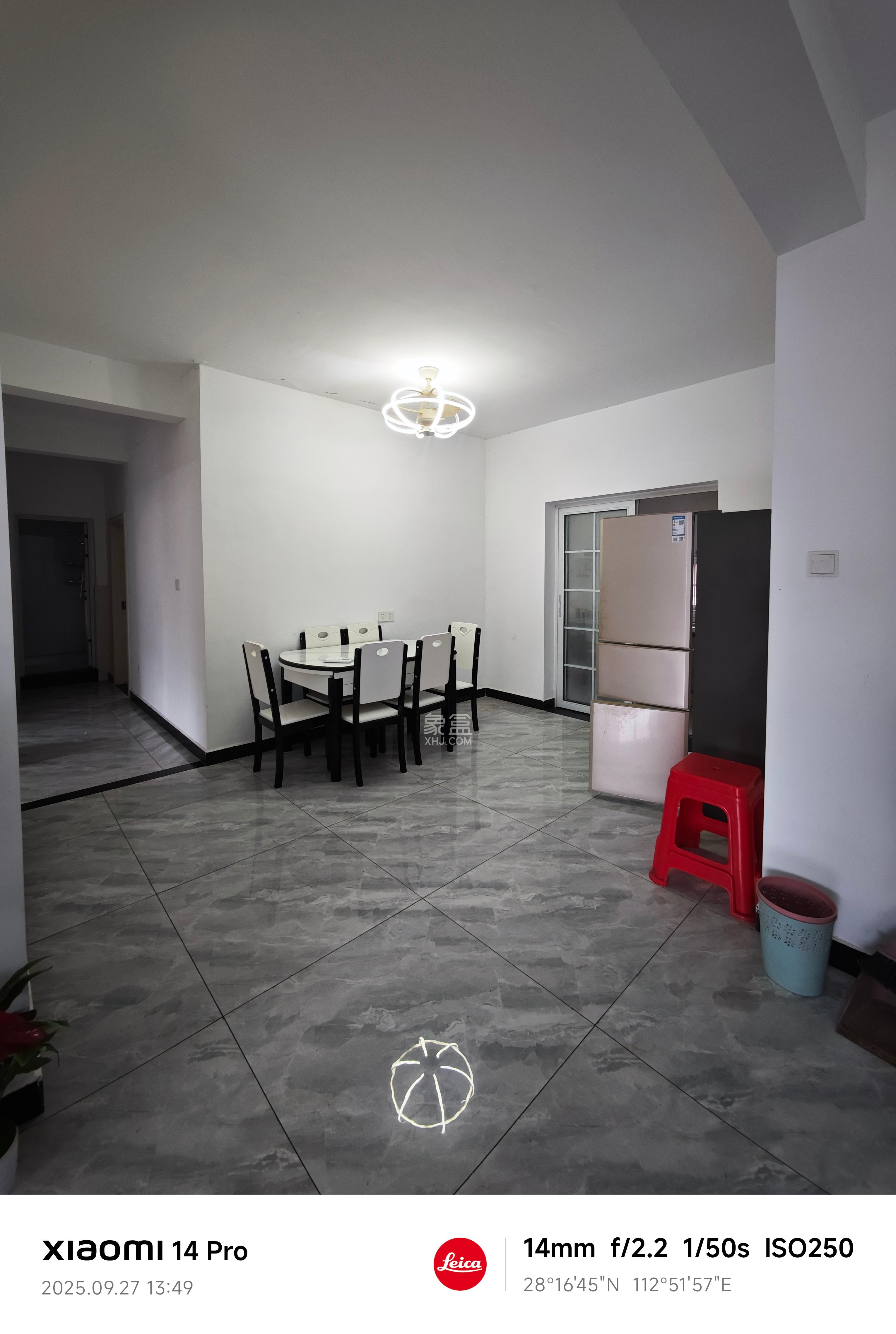 金地三千府(金地湖山樾、金地自在城) 3室2厅2卫 2200.0元/月 金地三千府(金地湖山樾、金地自在城) 3室2厅2卫 2200.0元/月室内图