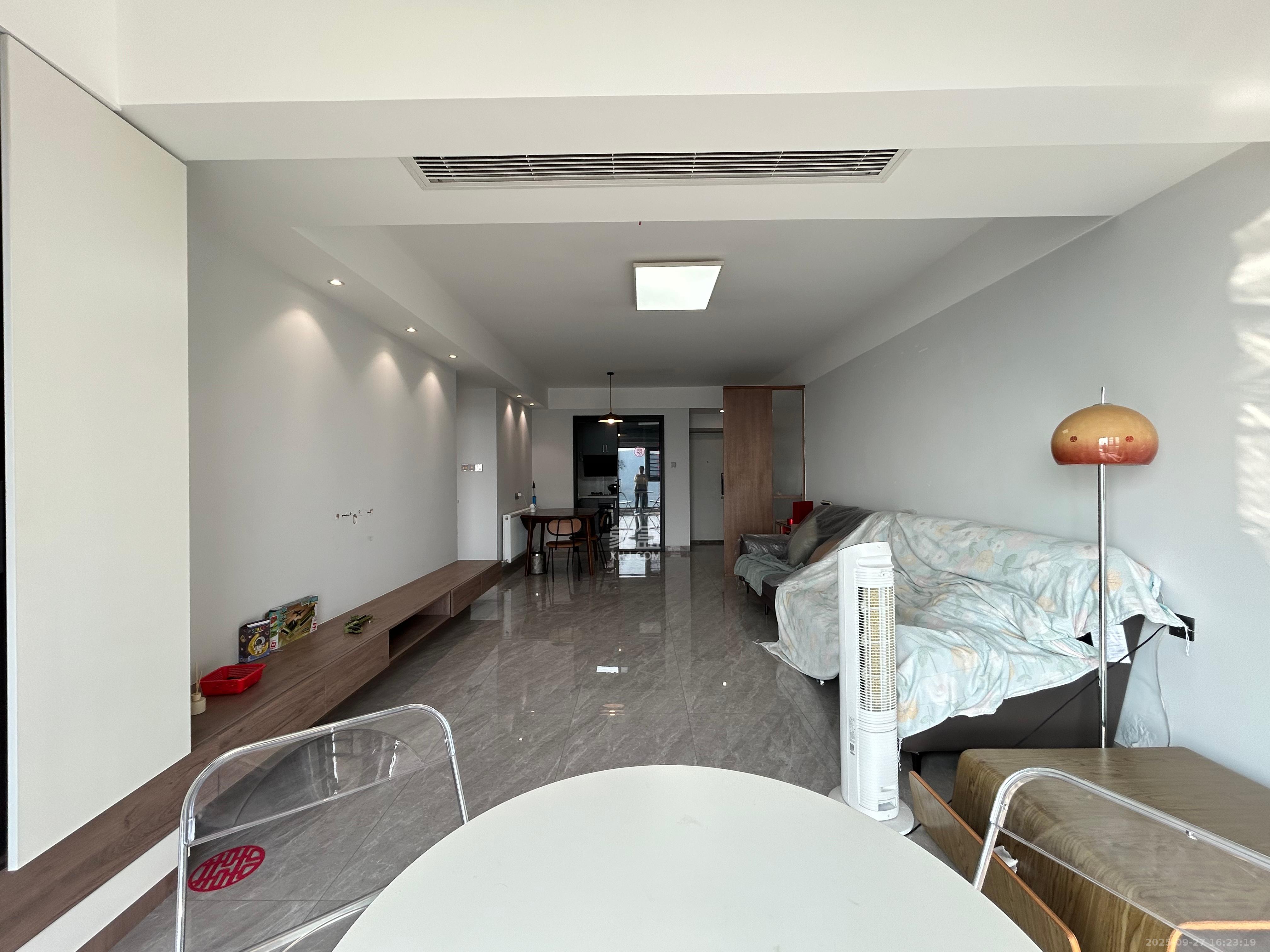 山水誉峰  3室2厅2卫    3800.0元/月室内图