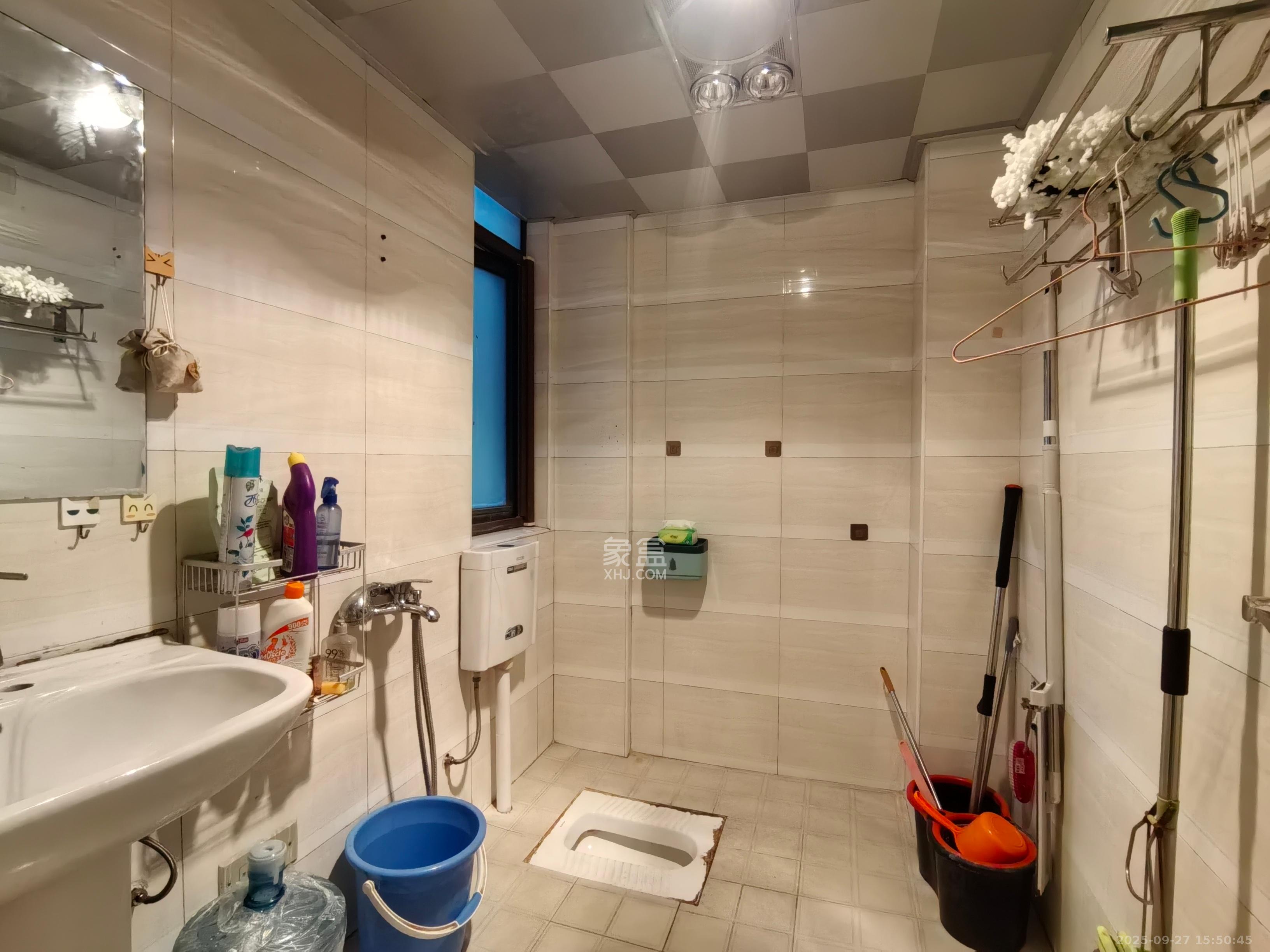 保利麓谷林语E区  3室2厅1卫    2300.0元/月室内图