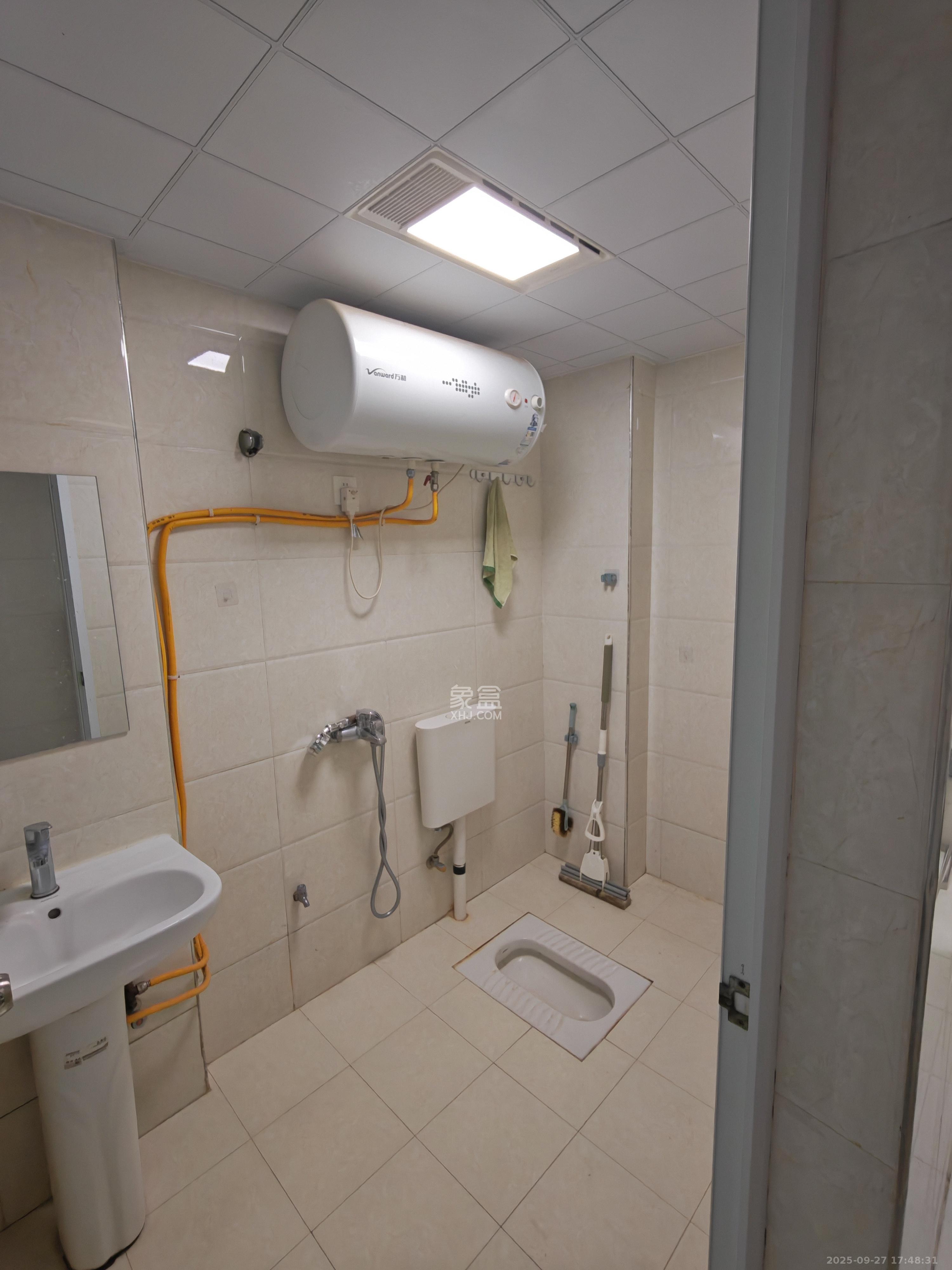 红星国际星城  2室1厅1卫    1900.0元/月室内图