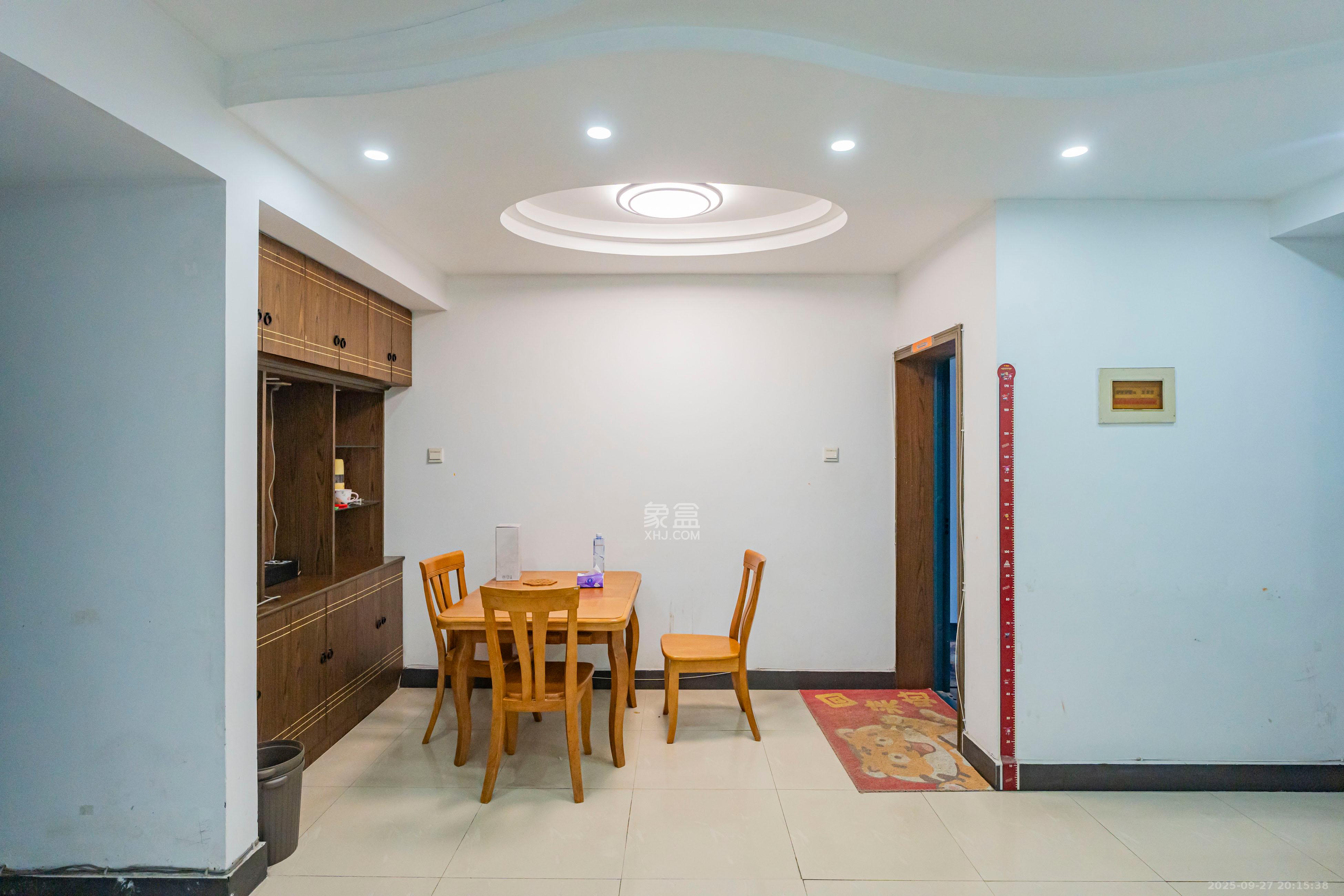 四方小区 2室2厅1卫 50.0万 四方小区 2室2厅1卫 50.0万客厅