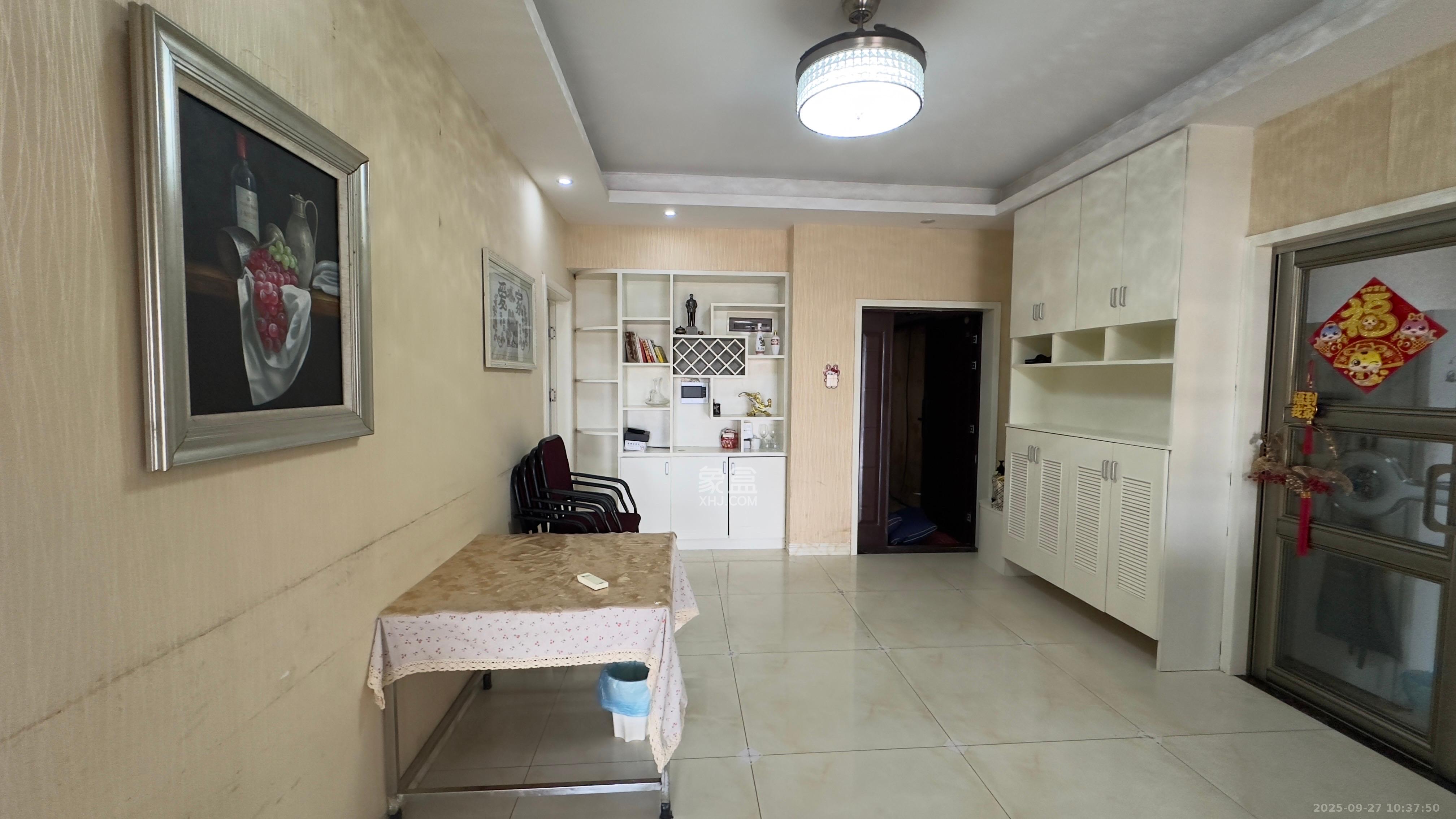 碧桂园公园壹号(凯怡茗苑) 2室2厅1卫 1600.0元/月 碧桂园公园壹号(凯怡茗苑) 2室2厅1卫 1600.0元/月室内图