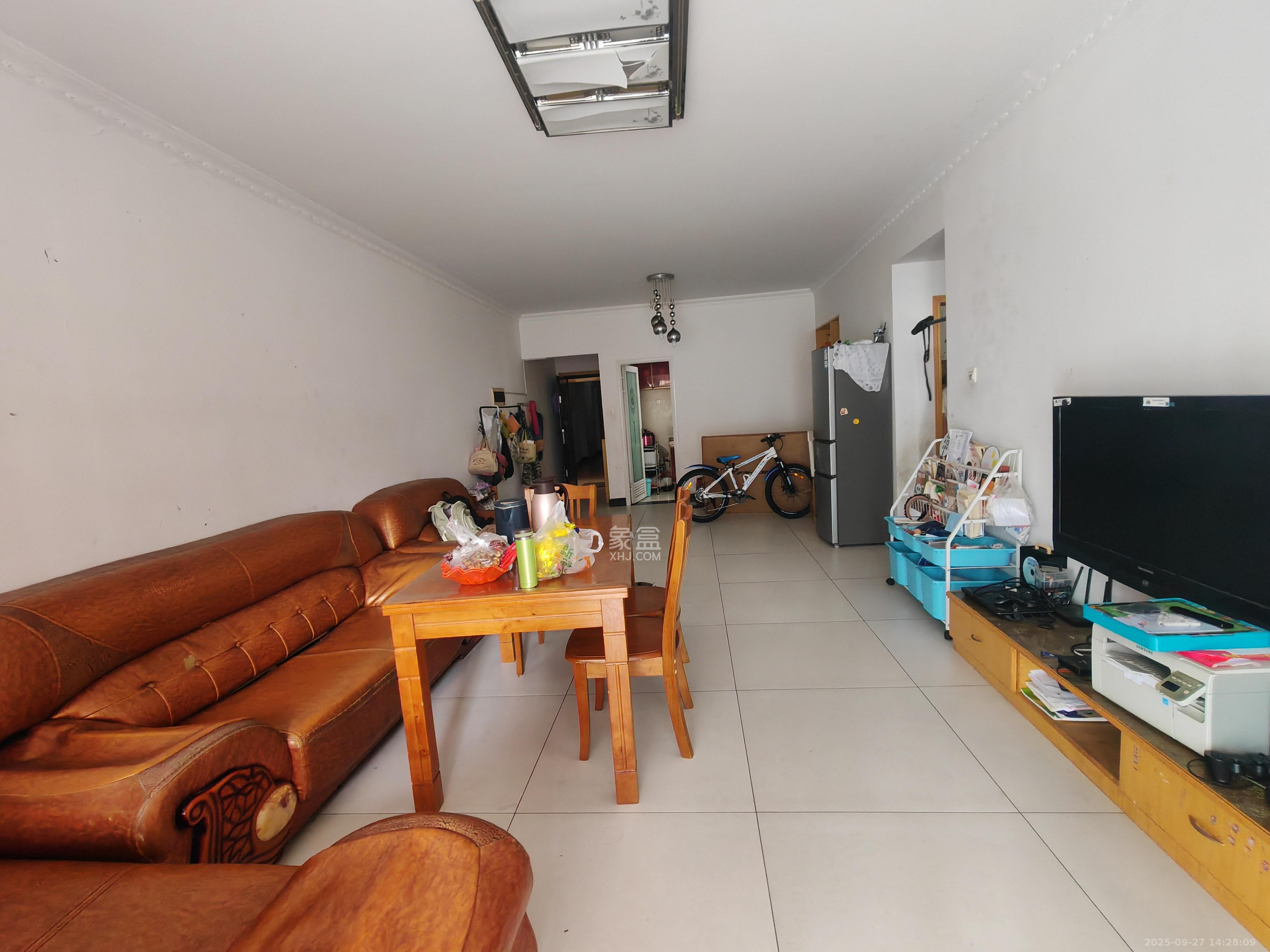 明天一城 2室2厅1卫 1380.0元/月 明天一城 2室2厅1卫 1380.0元/月室内图