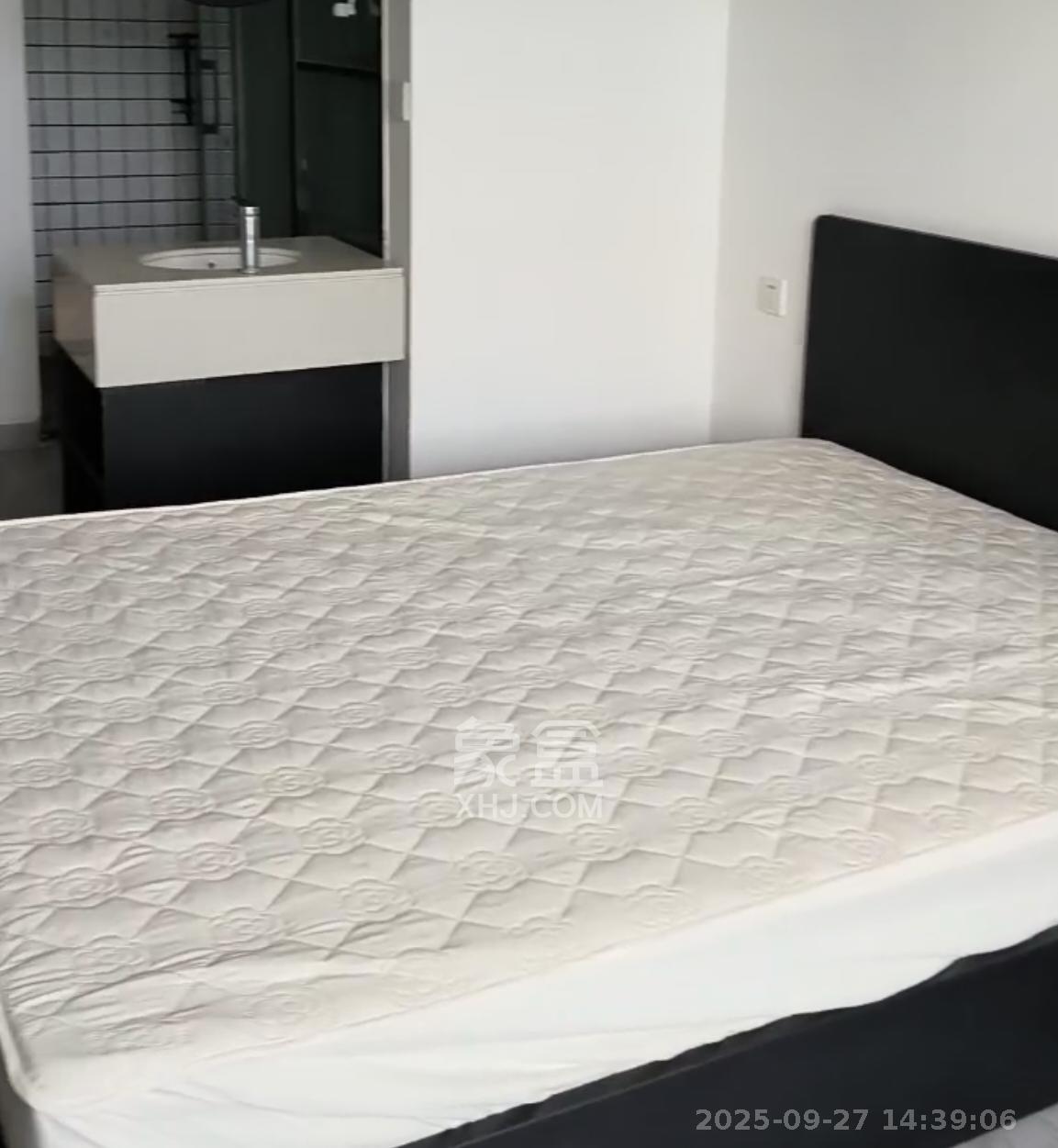 欧莱雅郡 1室1厅1卫 1300.0元/月 欧莱雅郡 1室1厅1卫 1300.0元/月室内图