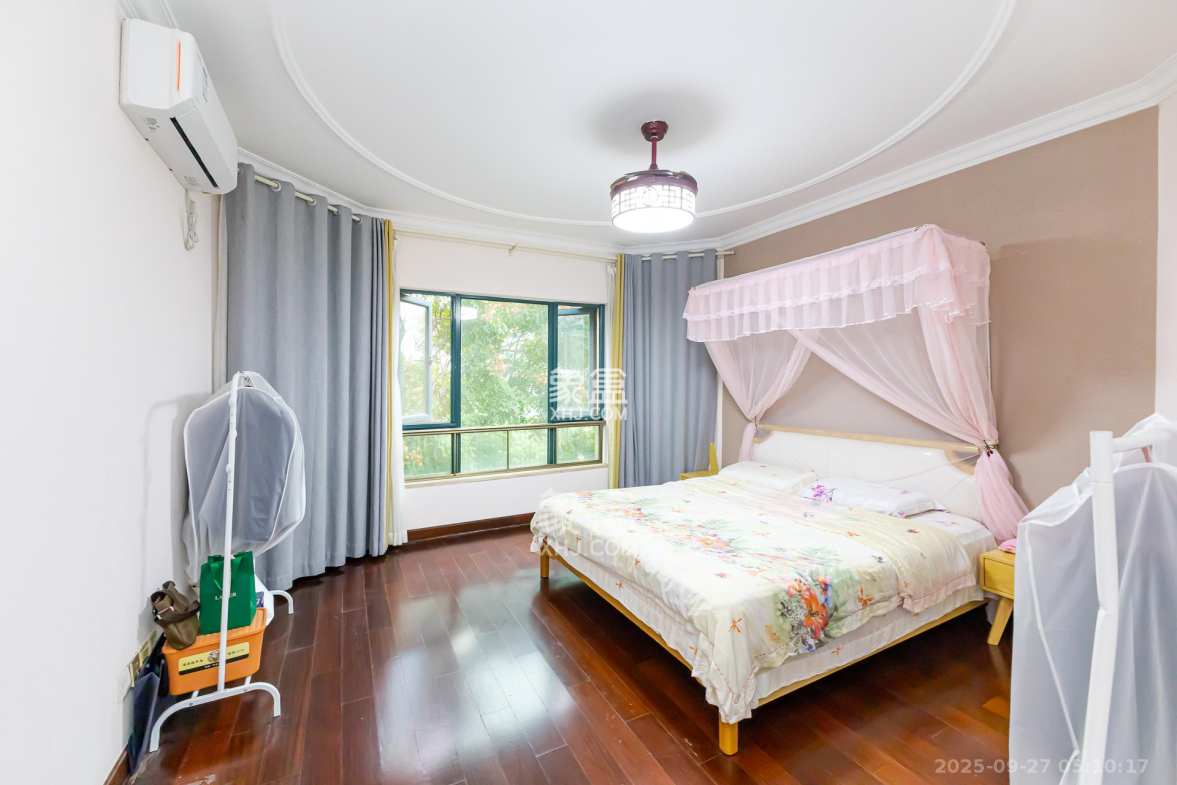 恒大名都 4室2厅2卫 78.8万 恒大名都 4室2厅2卫 78.8万卧室