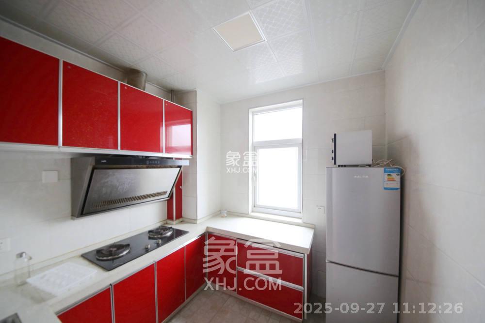 泊爱蓝湾 3室2厅1卫 2600.0元/月 泊爱蓝湾 3室2厅1卫 2600.0元/月室内图