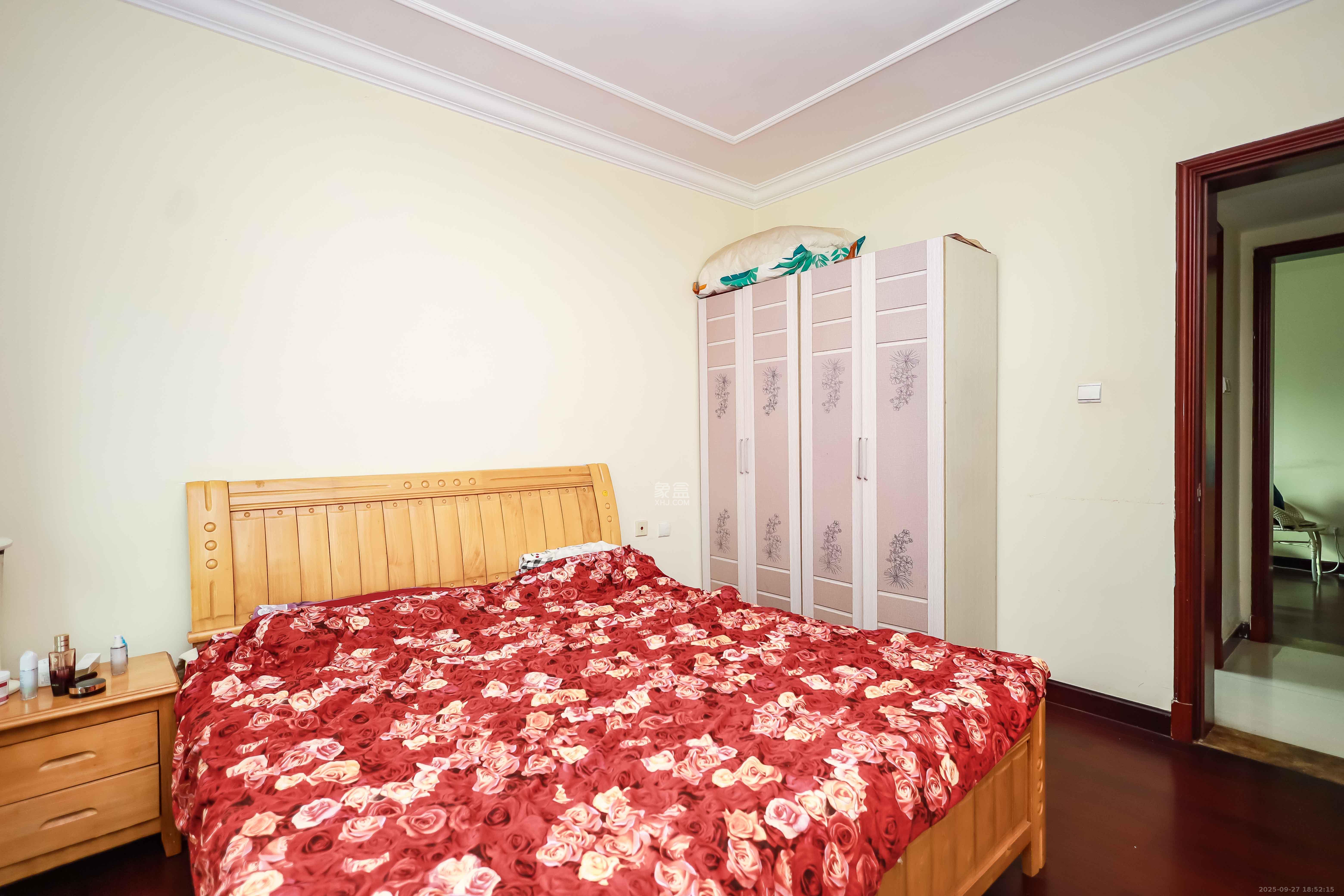 恒大华府 2室2厅1卫 120.0万 恒大华府 2室2厅1卫 120.0万卧室