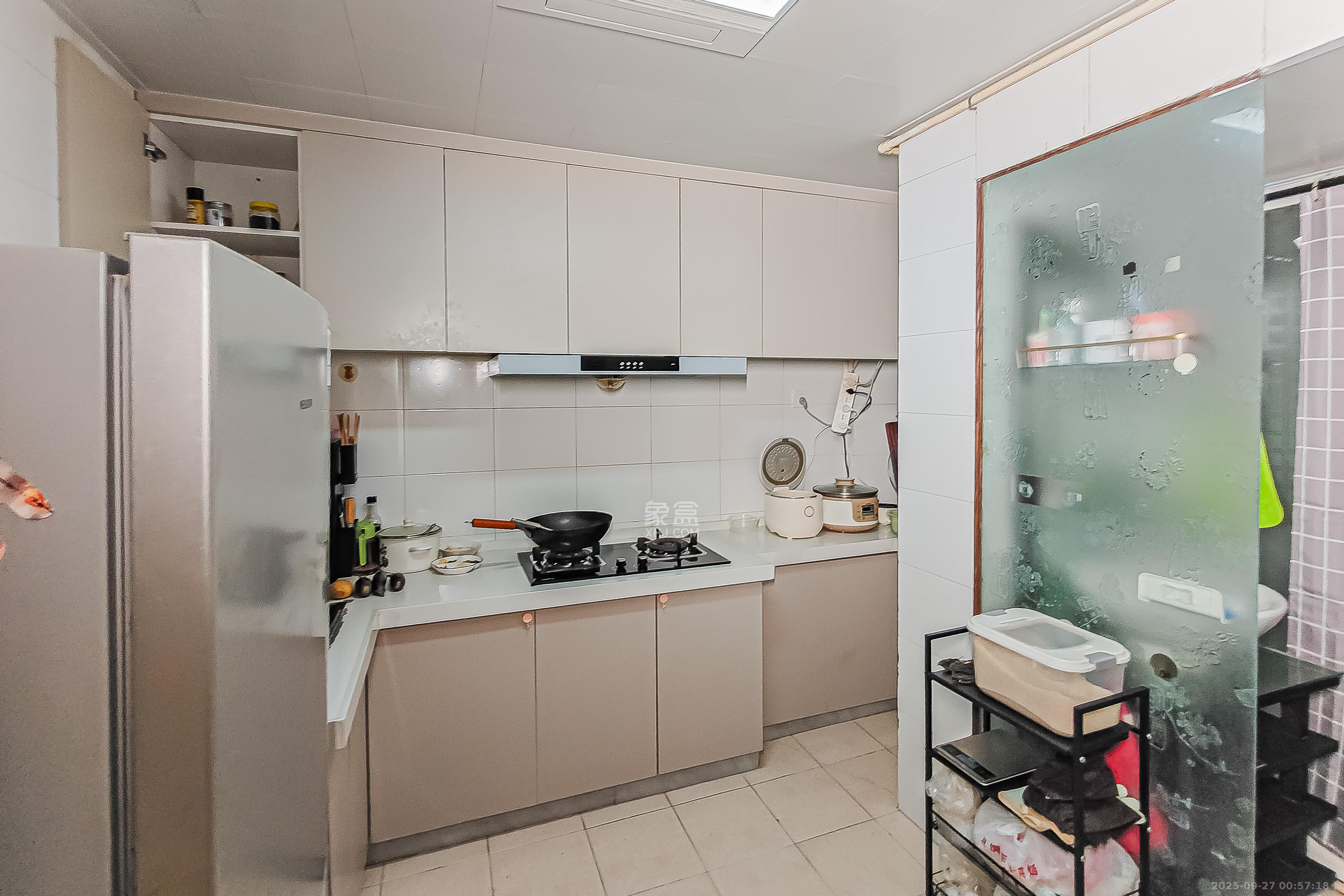 学院新村 3室2厅2卫 142.0万 学院新村 3室2厅2卫 142.0万厨房