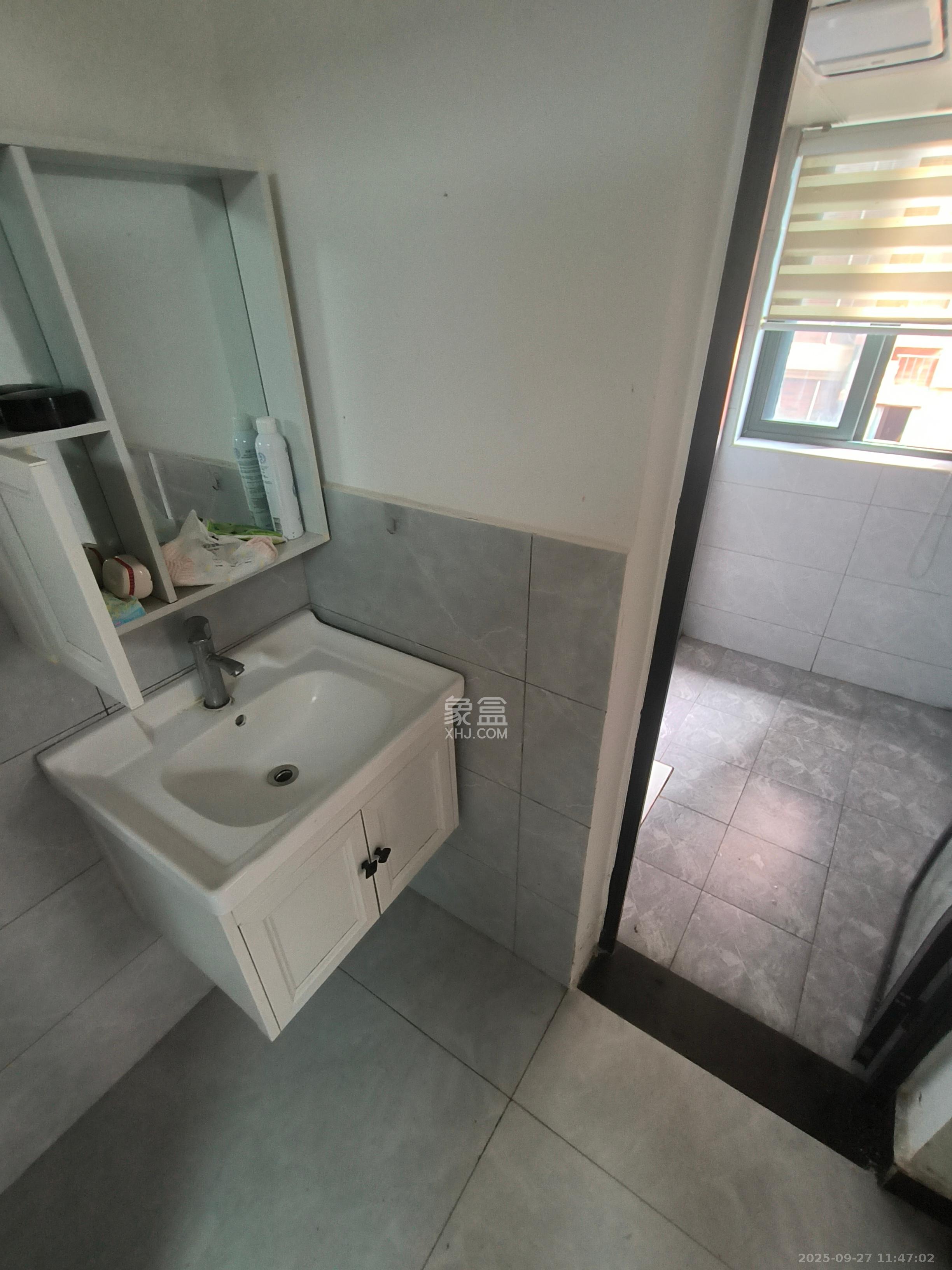 东玺门 1室0厅0卫 2400.0元/月 东玺门 1室0厅0卫 2400.0元/月室内图