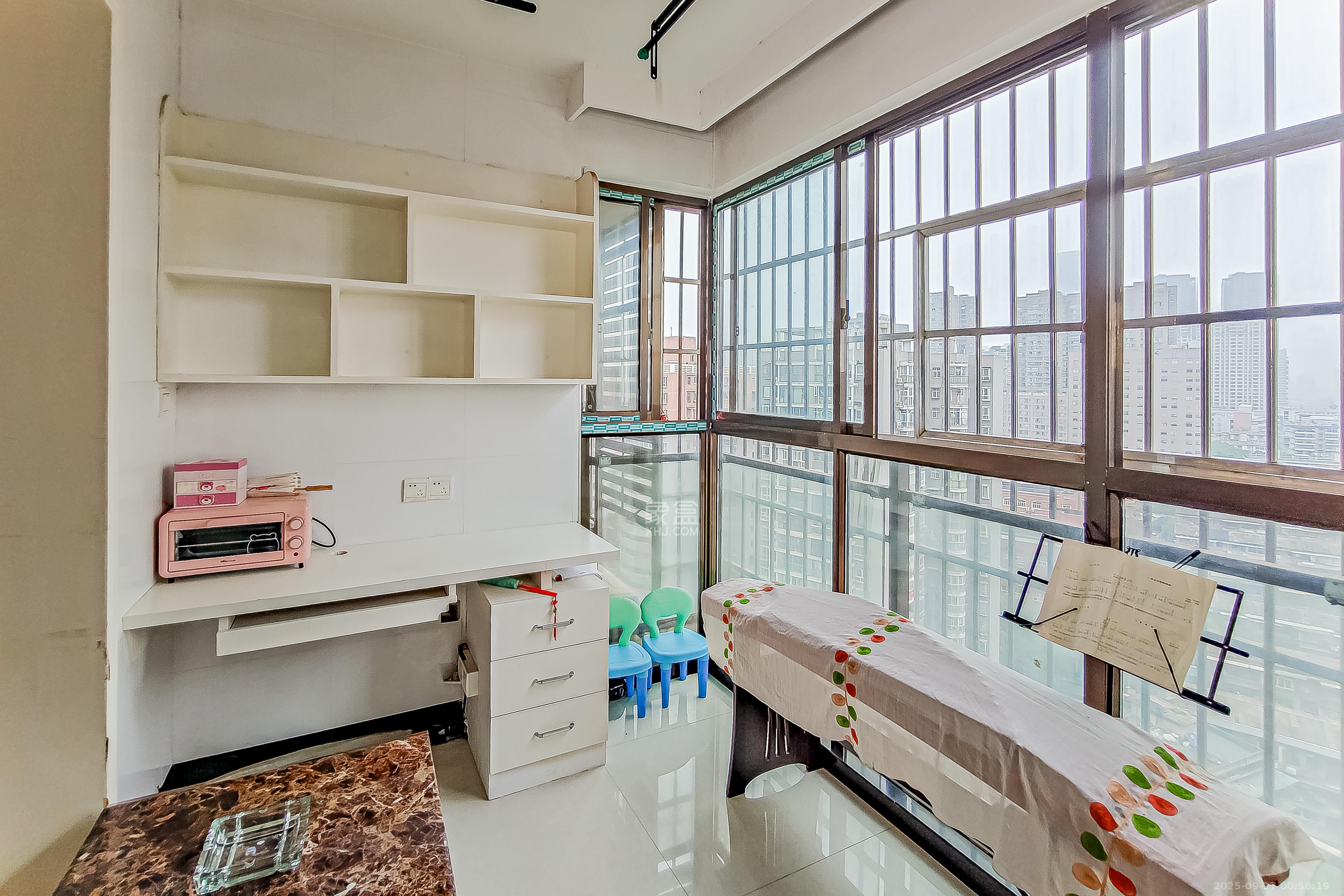 君悦紫园 2室2厅1卫 116.0万 君悦紫园 2室2厅1卫 116.0万阳台