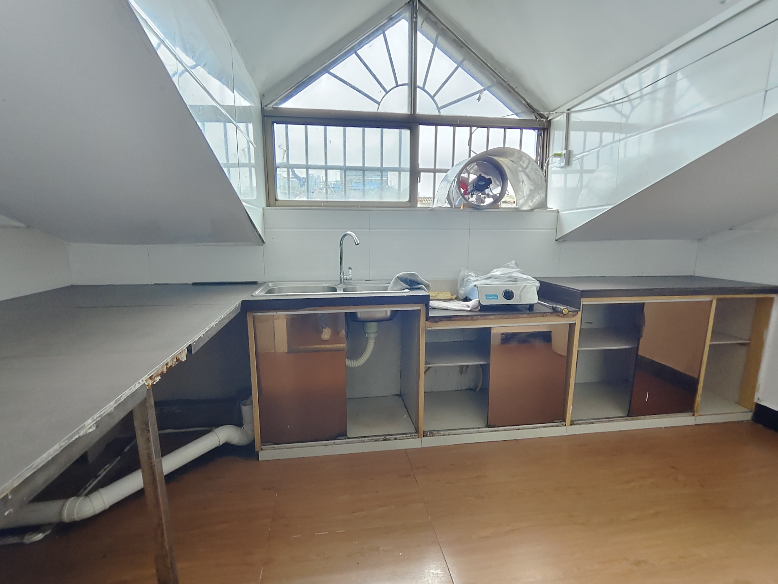 幸福里 3室1厅1卫 400.0元/月 幸福里 3室1厅1卫 400.0元/月室内图