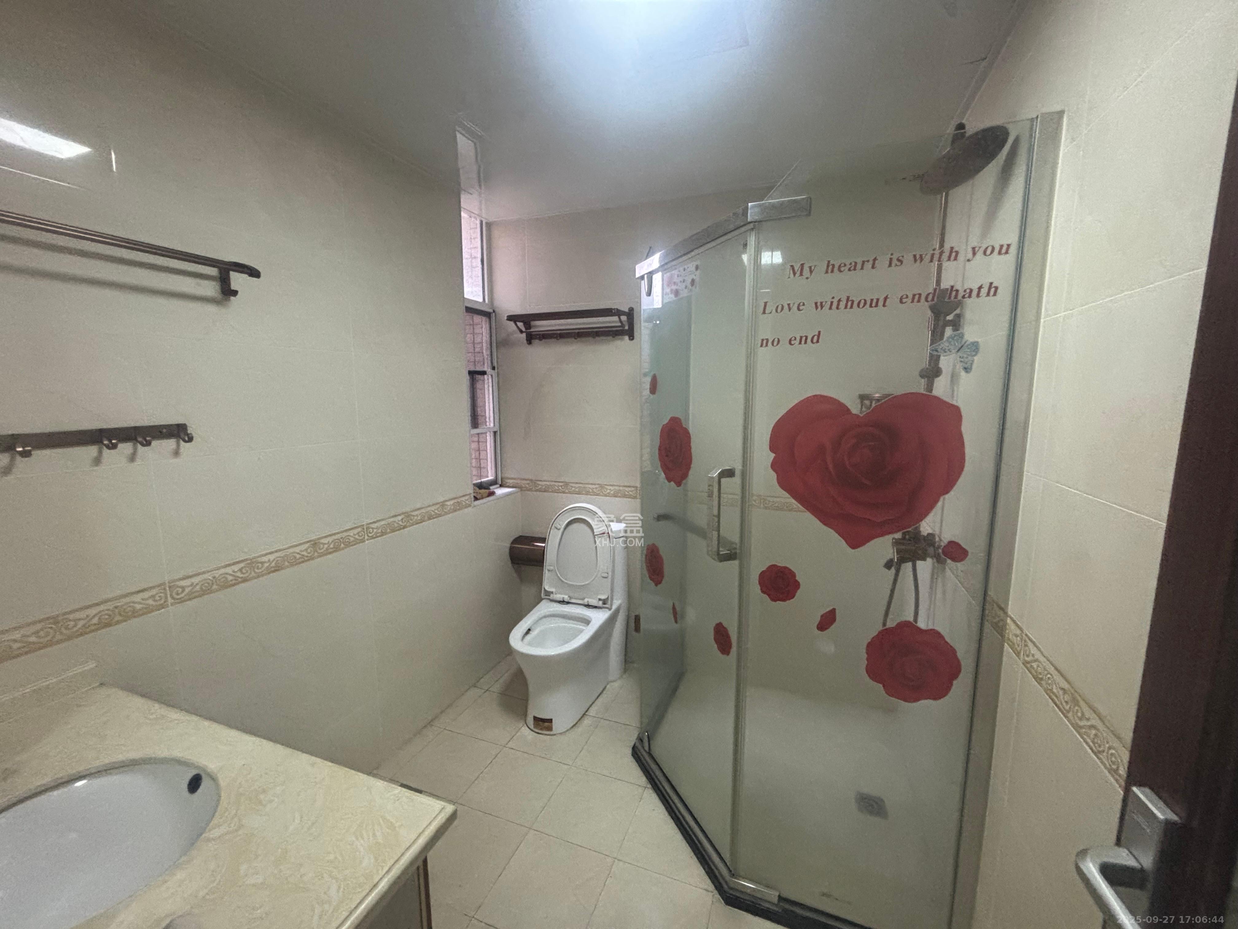 丰园城（鄱阳小区二期）  3室2厅2卫    2100.0元/月室内图