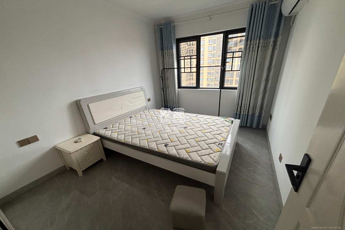 金南家园三期  3室2厅1卫    2500.0元/月 金南家园三期  3室2厅1卫    2500.0元/月室内图