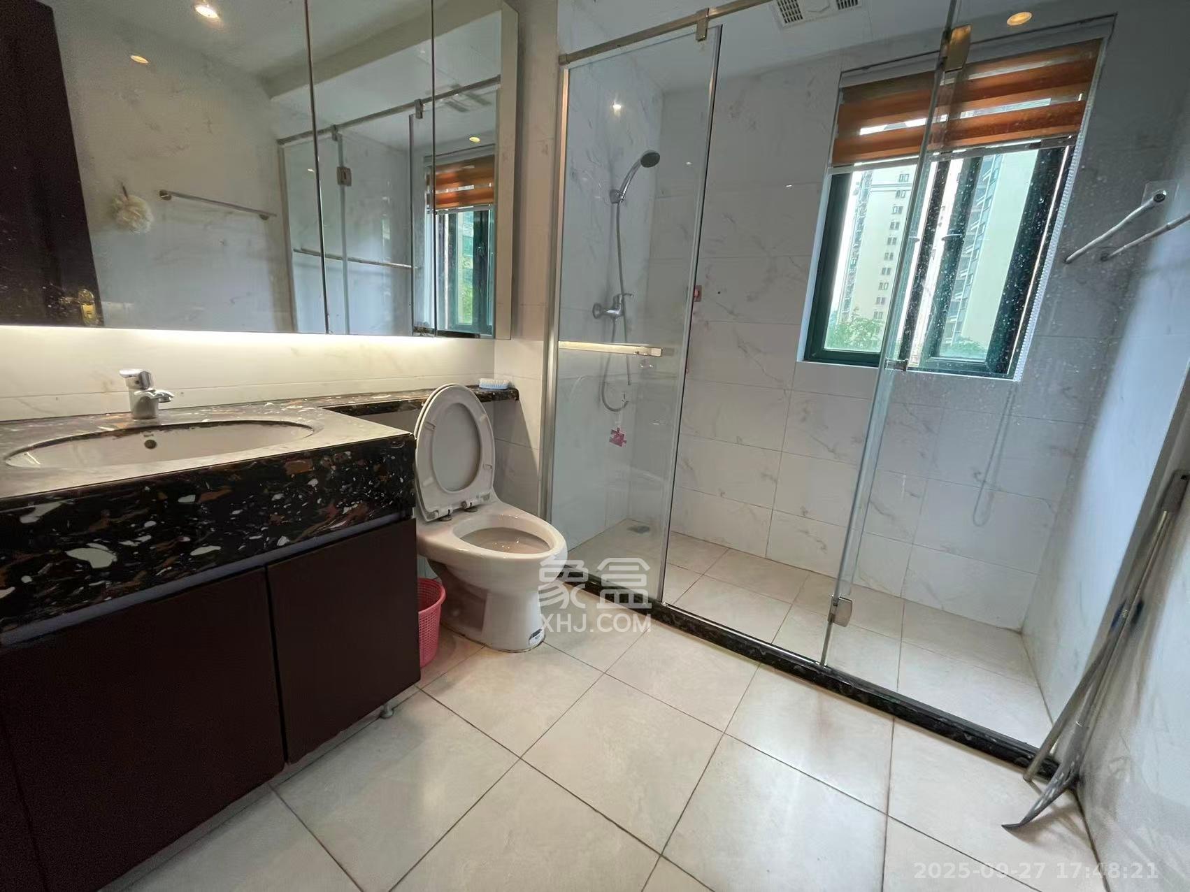 恒大雅苑 3室2厅2卫 2400.0元/月 恒大雅苑 3室2厅2卫 2400.0元/月室内图