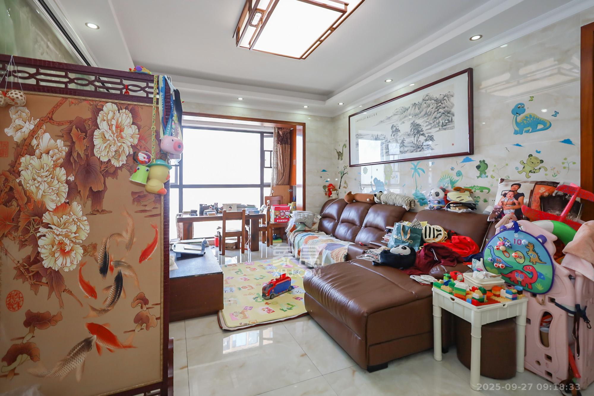 世茂外滩里（世茂铂翠湾三期）  3室2厅1卫    3980.0元/月室内图