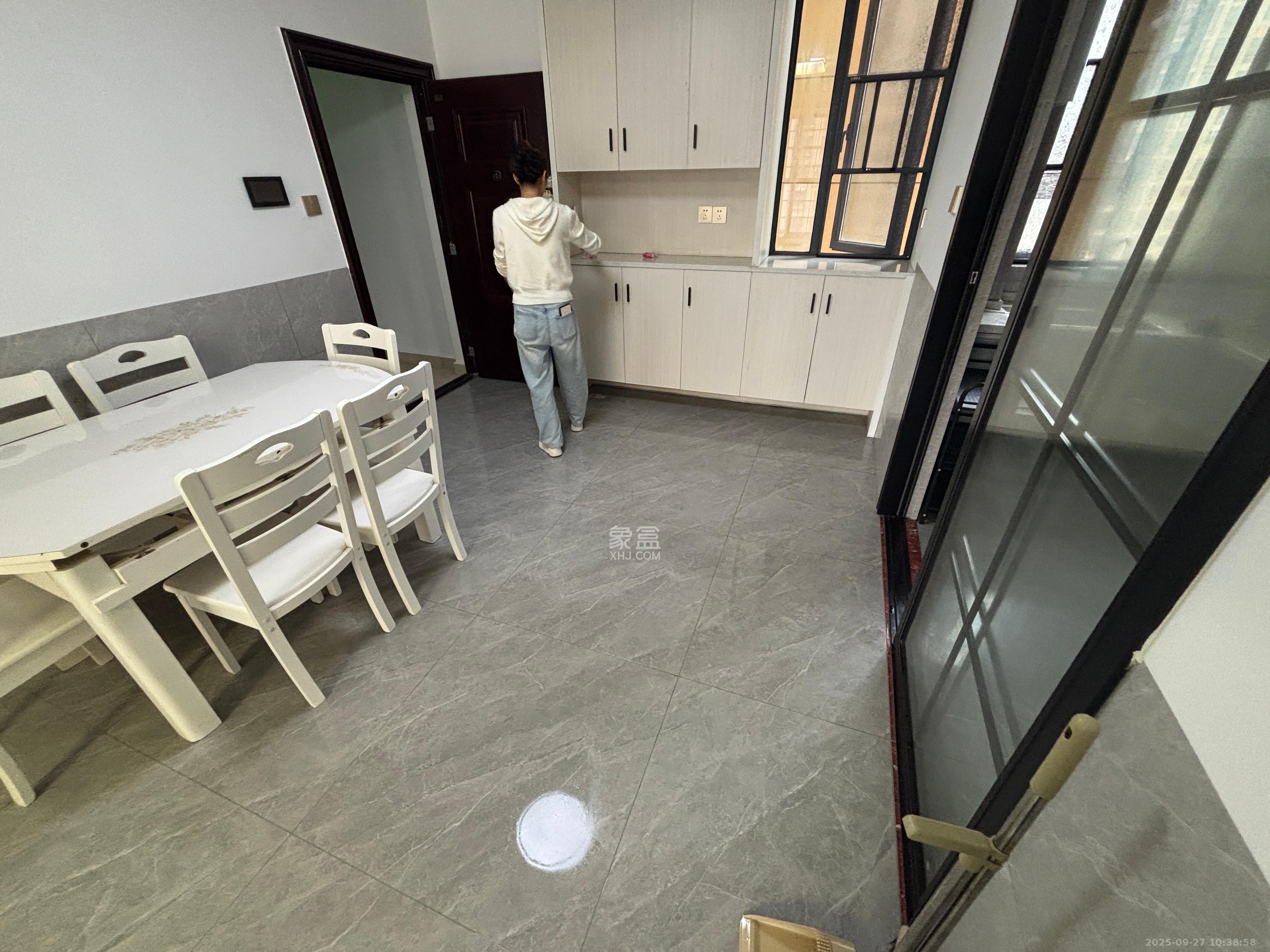 金南家园三期  3室2厅1卫    2500.0元/月室内图