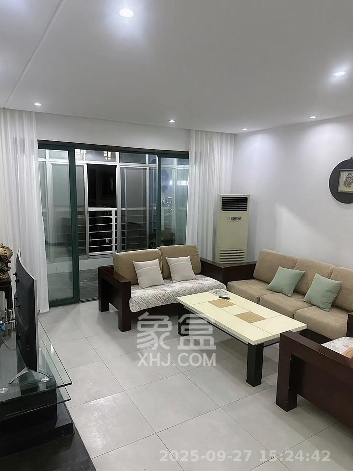 亚华香舍花都 3室2厅2卫 3800.0元/月 亚华香舍花都 3室2厅2卫 3800.0元/月室内图