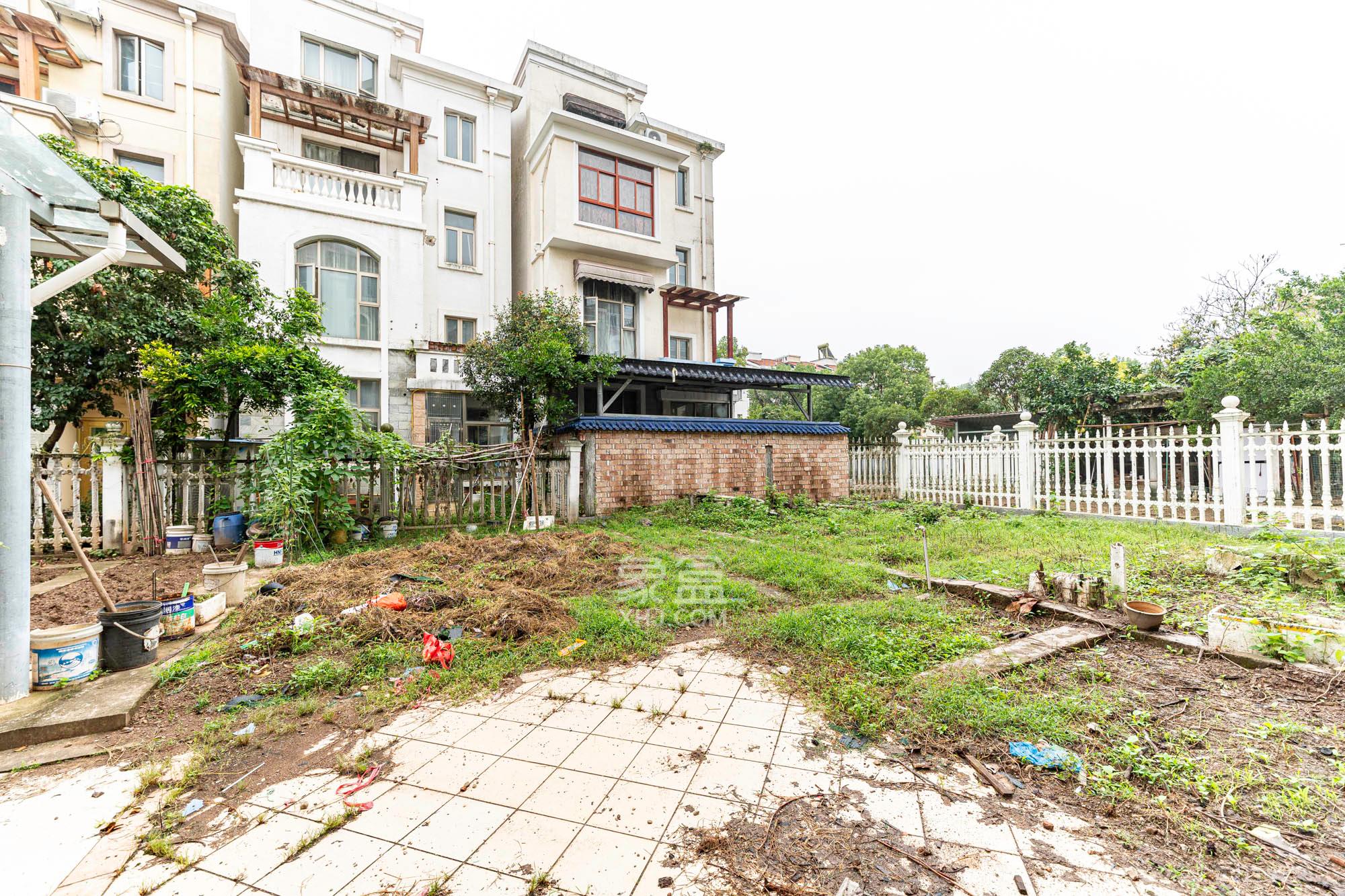 碧桂园威尼斯城 6室2厅5卫 240.0万 碧桂园威尼斯城 6室2厅5卫 240.0万其他