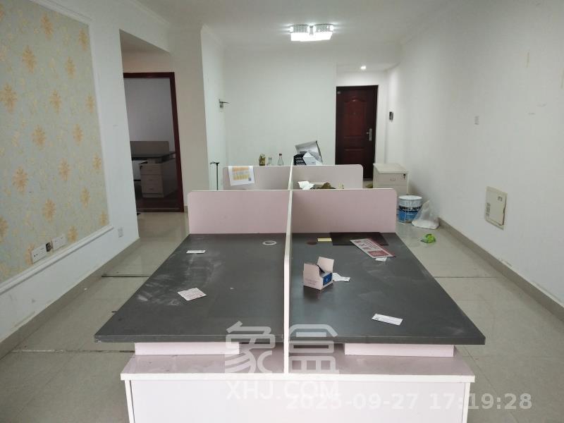 恒广国际景园一二区 2室2厅1卫 1800.0元/月 恒广国际景园一二区 2室2厅1卫 1800.0元/月室内图