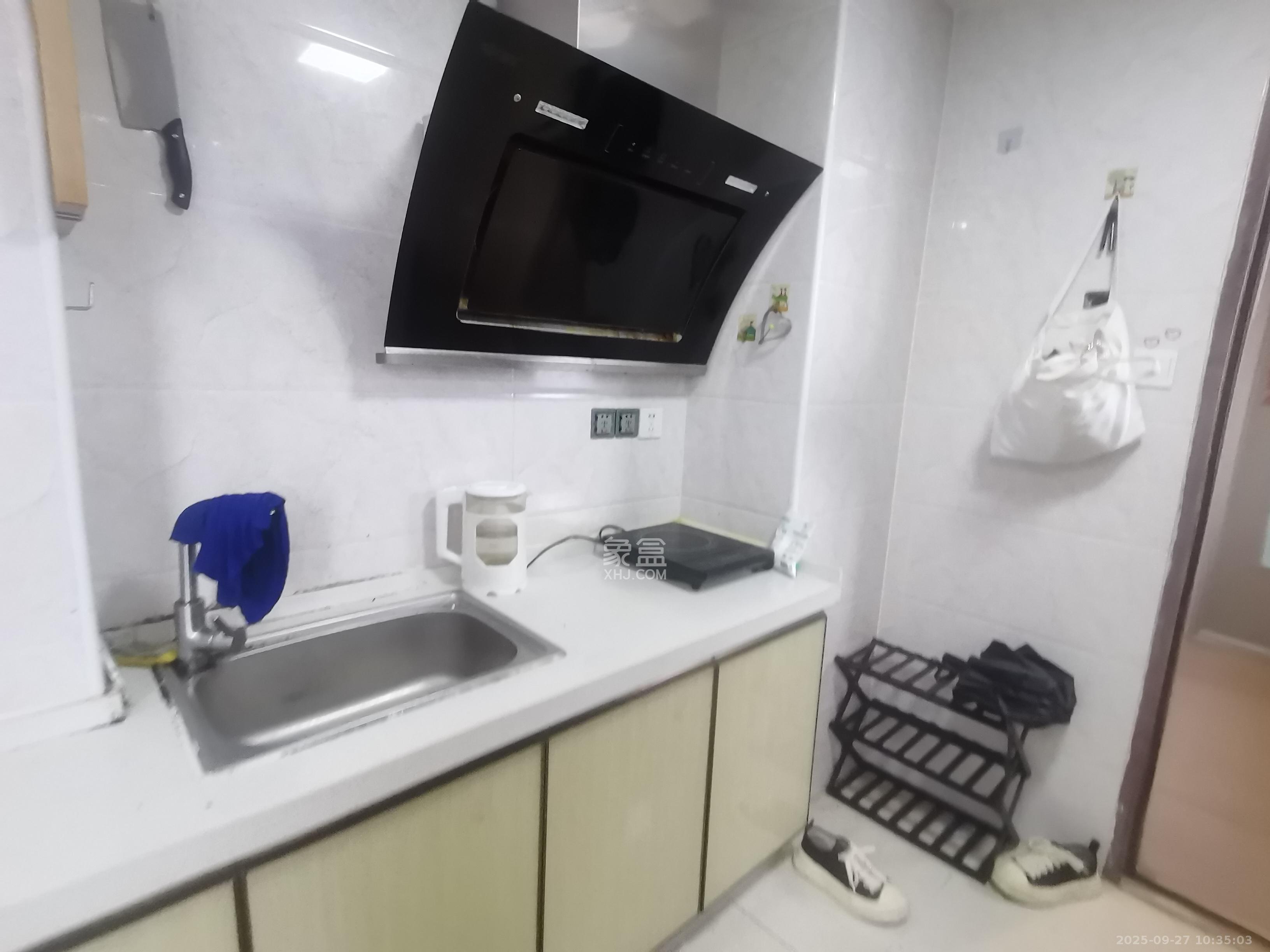 新世界广场  1室1厅1卫    1100.0元/月室内图