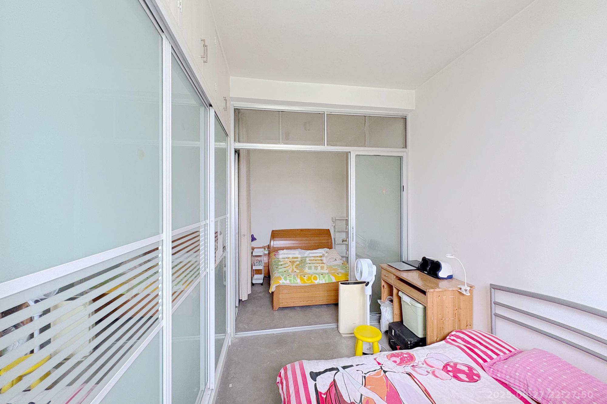 向阳门第 1室1厅1卫 59.8万 向阳门第 1室1厅1卫 59.8万卧室