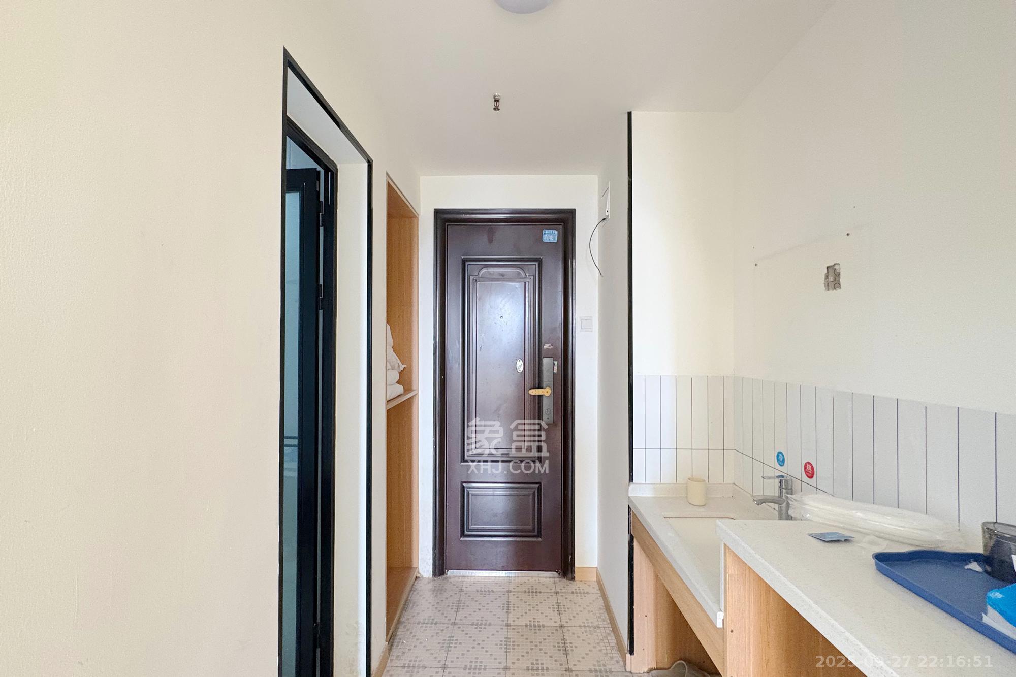 七彩丽都 1室1厅1卫 45.0万 七彩丽都 1室1厅1卫 45.0万厨房