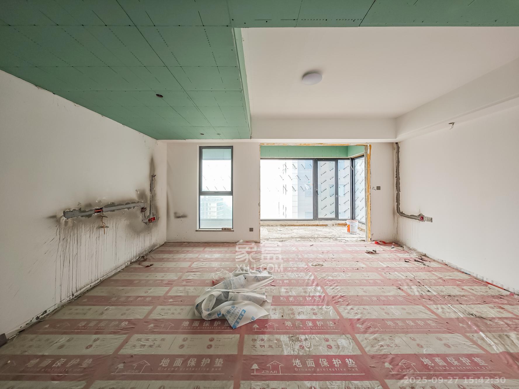 长沙万境潇湘  1室2厅3卫    280.0万卧室