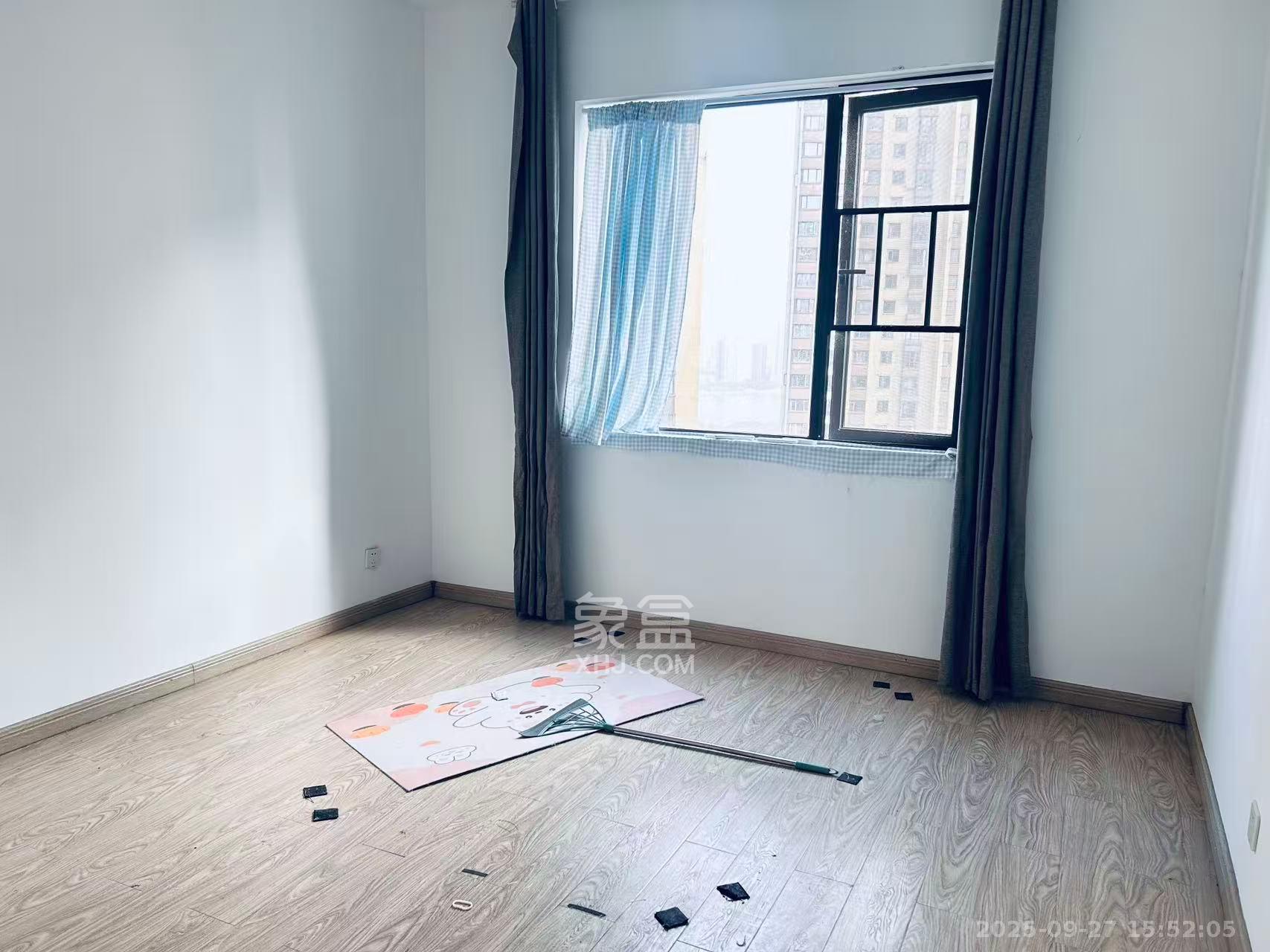 保利西海岸A区 4室2厅1卫 4000.0元/月 保利西海岸A区 4室2厅1卫 4000.0元/月室内图