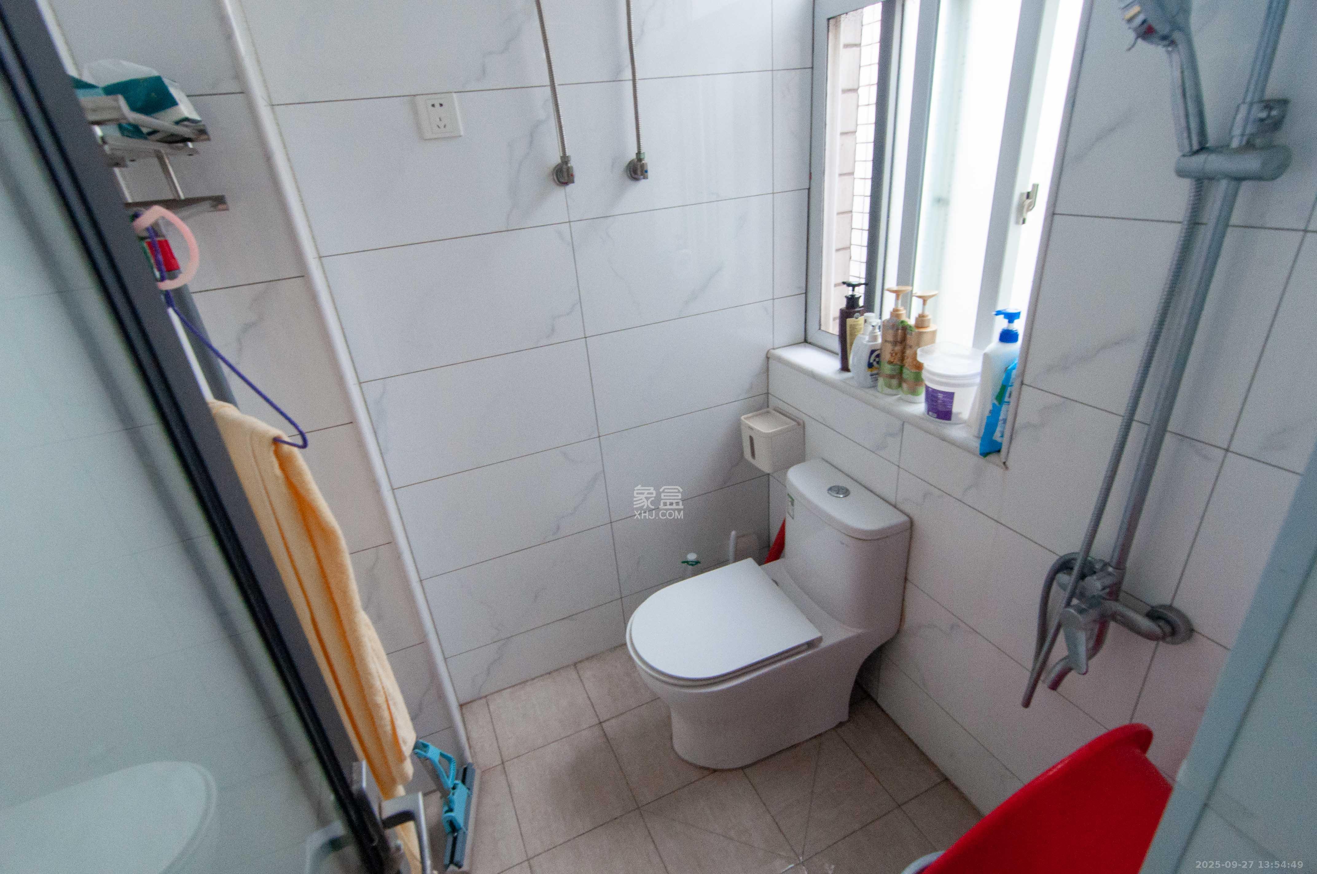 锦绣家园 6室2厅2卫 86.8万 锦绣家园 6室2厅2卫 86.8万卫生间