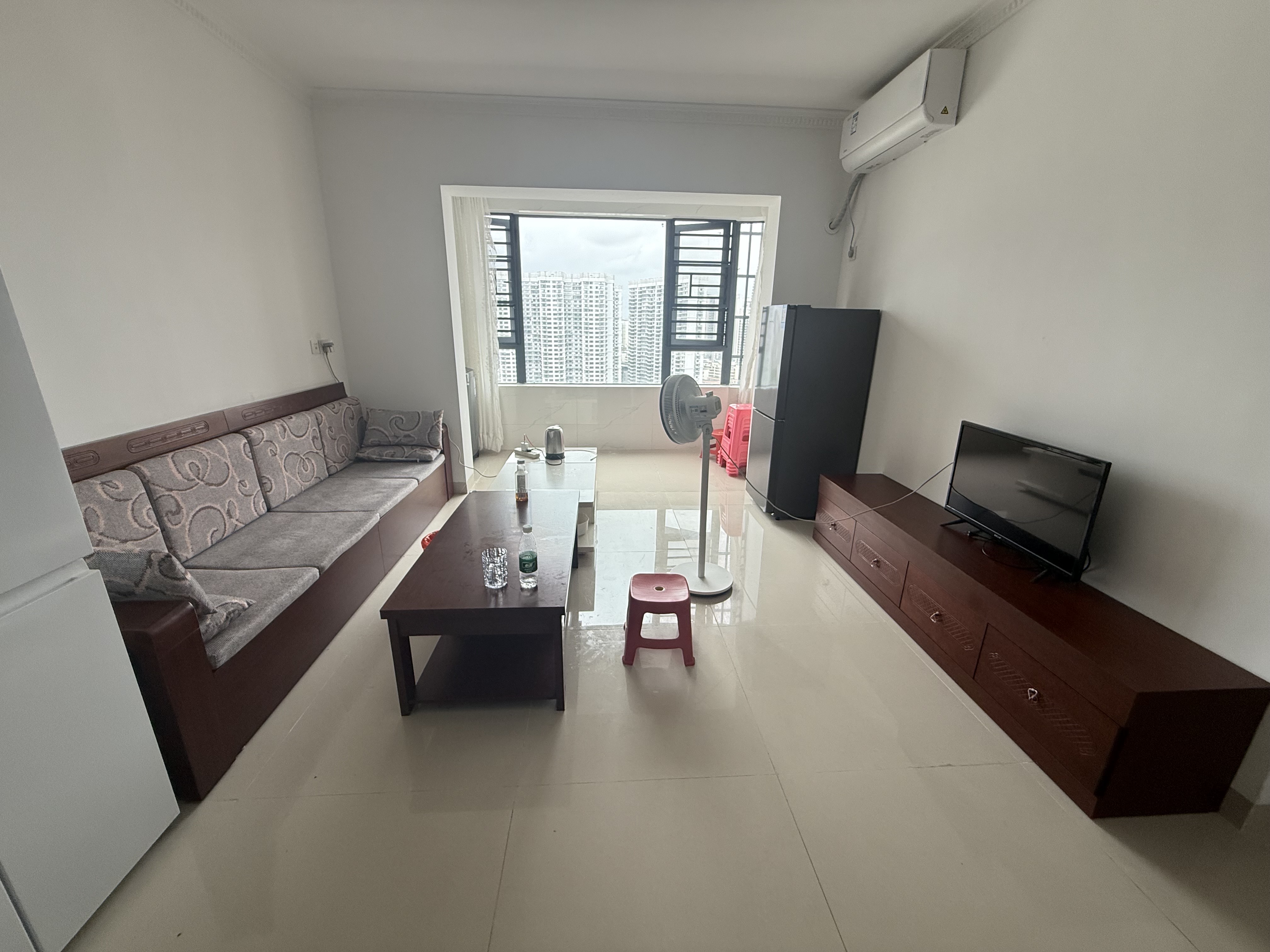 龙城新景 3室2厅1卫 3000.00元/月 龙城新景 3室2厅1卫 3000.00元/月室内图