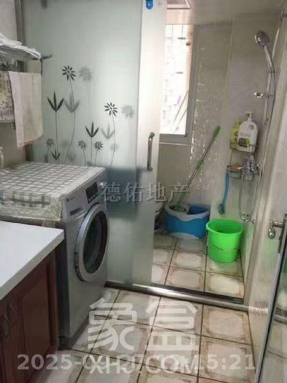 泊林晶城  3室2厅2卫    2400.0元/月室内图