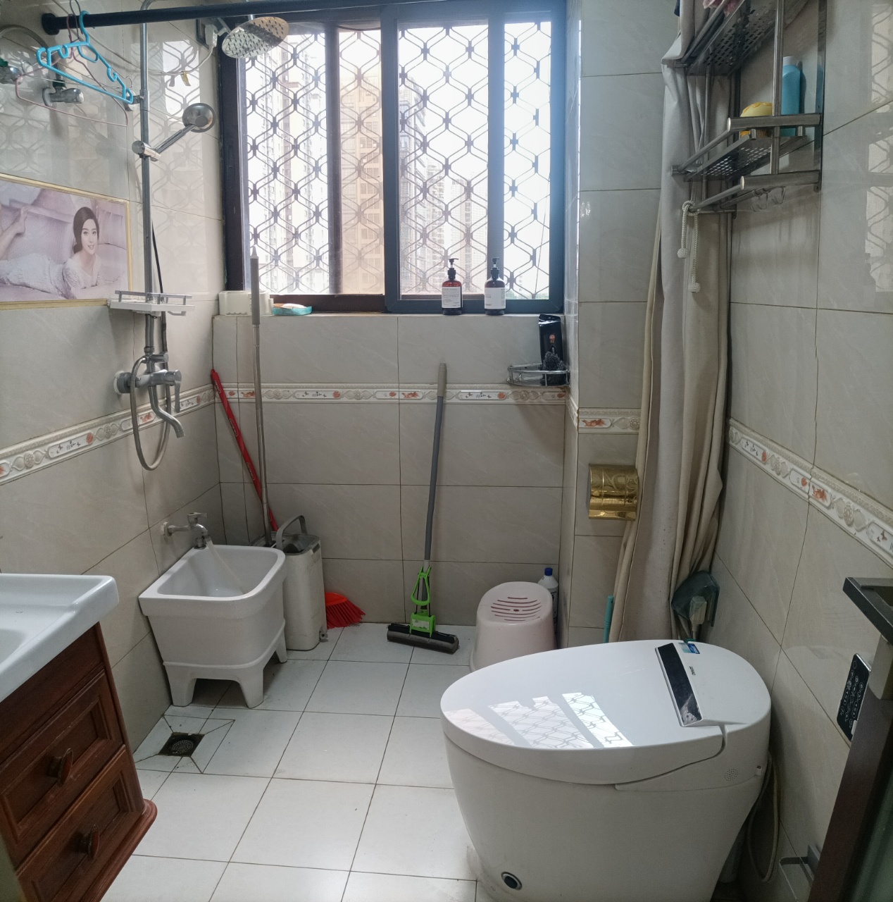 华洋公寓 3室2厅2卫 2600.0元/月 华洋公寓 3室2厅2卫 2600.0元/月室内图